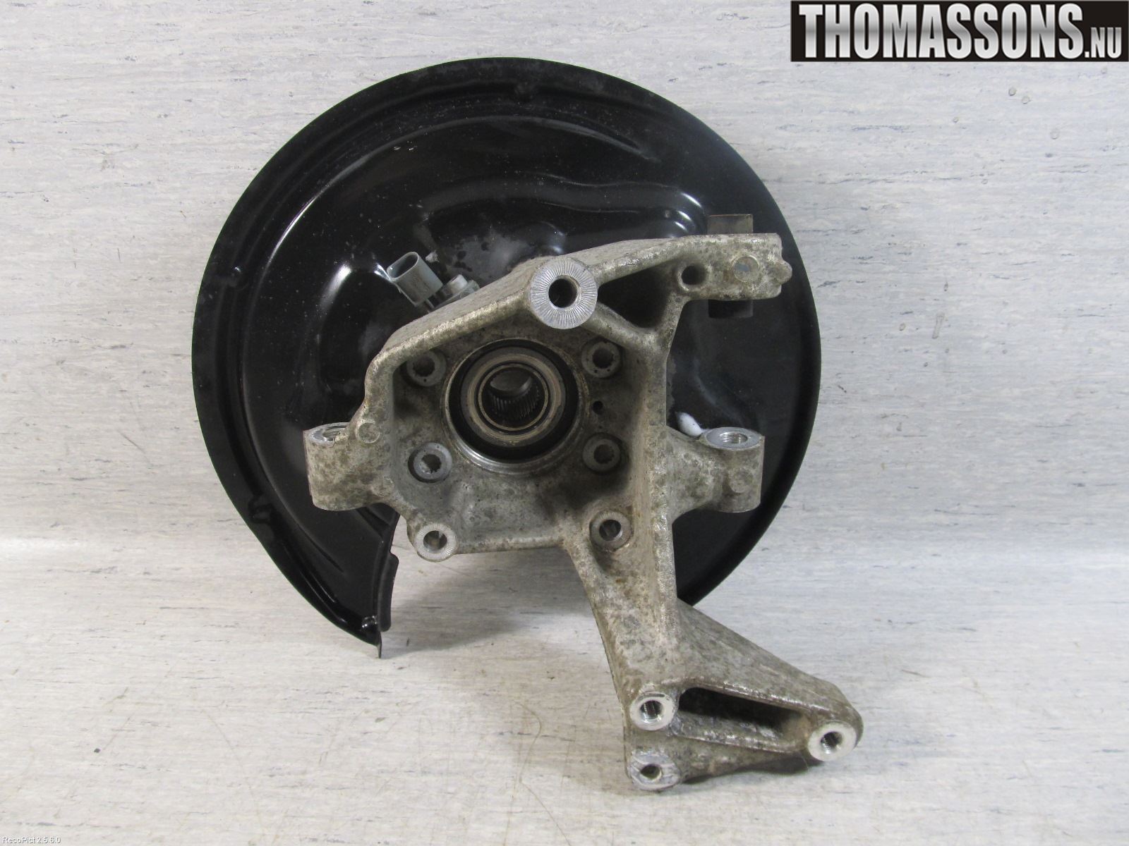 Volkswagen VW PASSAT 11-14 Spindel Vb