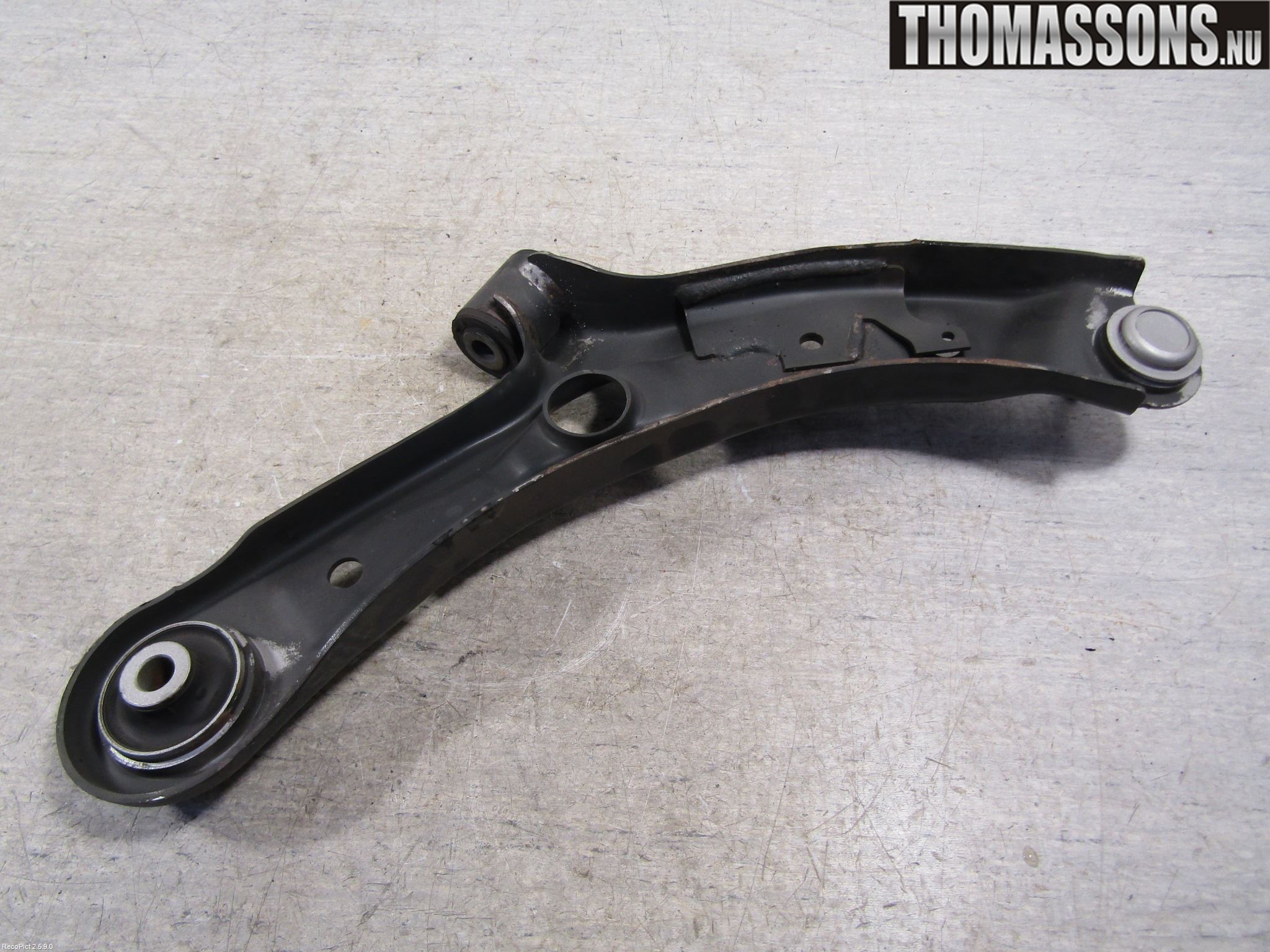Suzuki SWIFT 11-16 Bærearm Foran Venstre Nedre