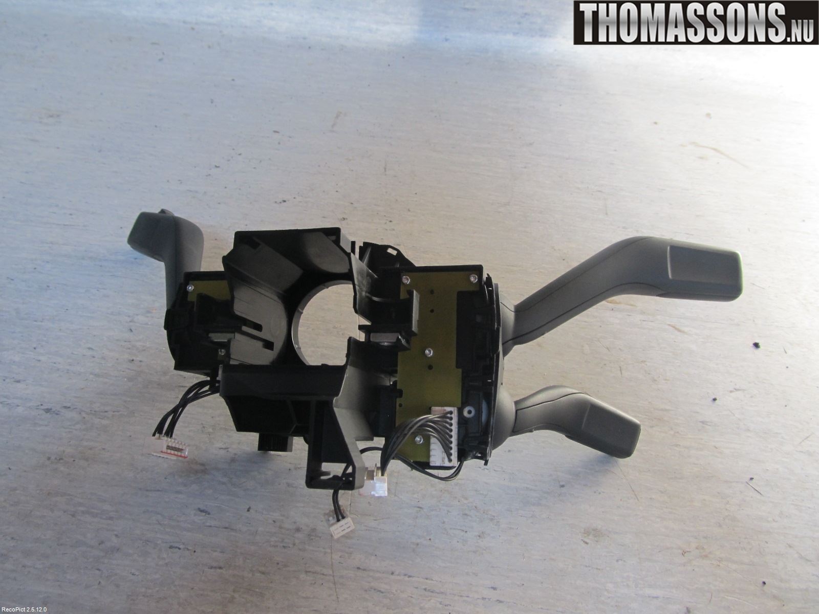 Volkswagen VW PASSAT 05-11 Bryter Ratt Kombi H Og V