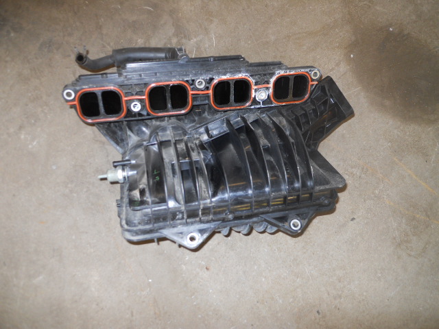 Toyota AVENSIS 07-08 Innsugningsmanifold