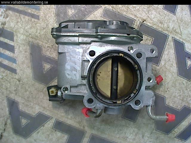 Toyota AVENSIS 03-06 Inns Spjeldhus