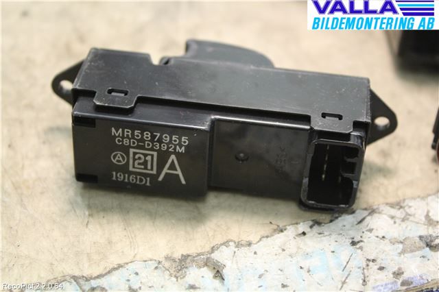 Mitsubishi L200 06-15 Bryter Vindusheis