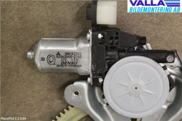 Mitsubishi L200 06-15 Vindusheis El Komp