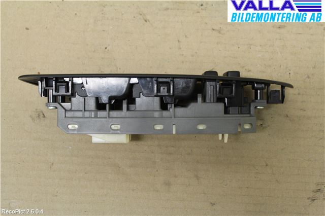 Toyota AURIS 10-12 Bryter Vindusheis