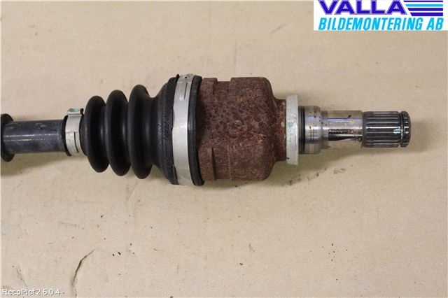 Toyota YARIS XP90 06-11 Drivaksel Foran Kompl Høyre