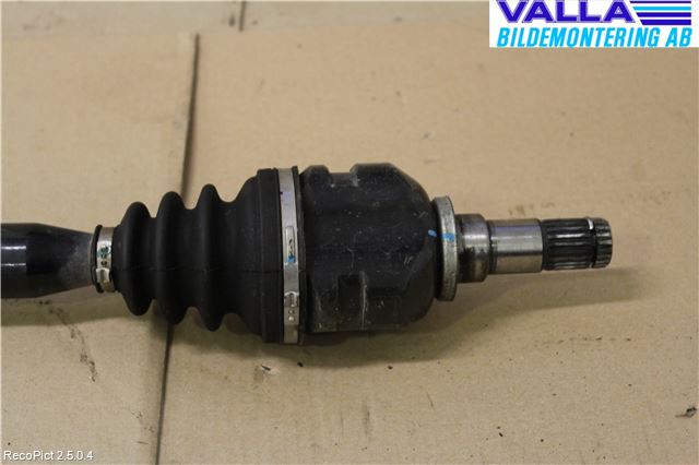 Toyota AURIS 10-12 Drivaksel Foran Kompl Høyre