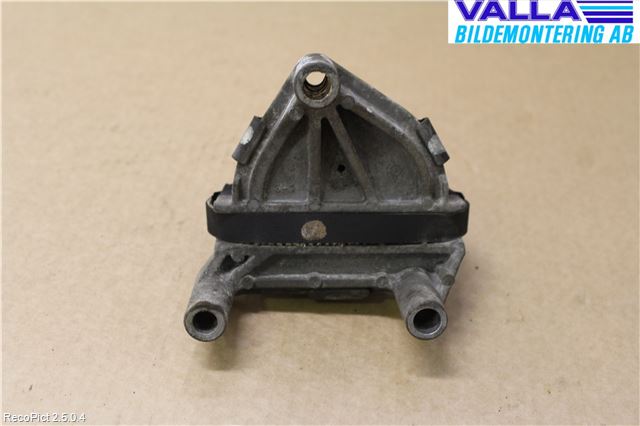 Saab 9-5     06-10 Motor Feste Gummi