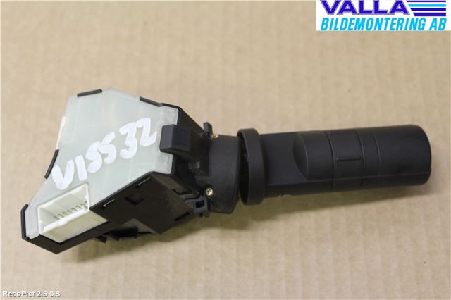 Nissan NAVARA 05-16 Bryter Ratt Visker - Spyler
