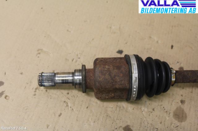 Mazda 3 I 03-06 Drivaksel Foran Kompl Venstre