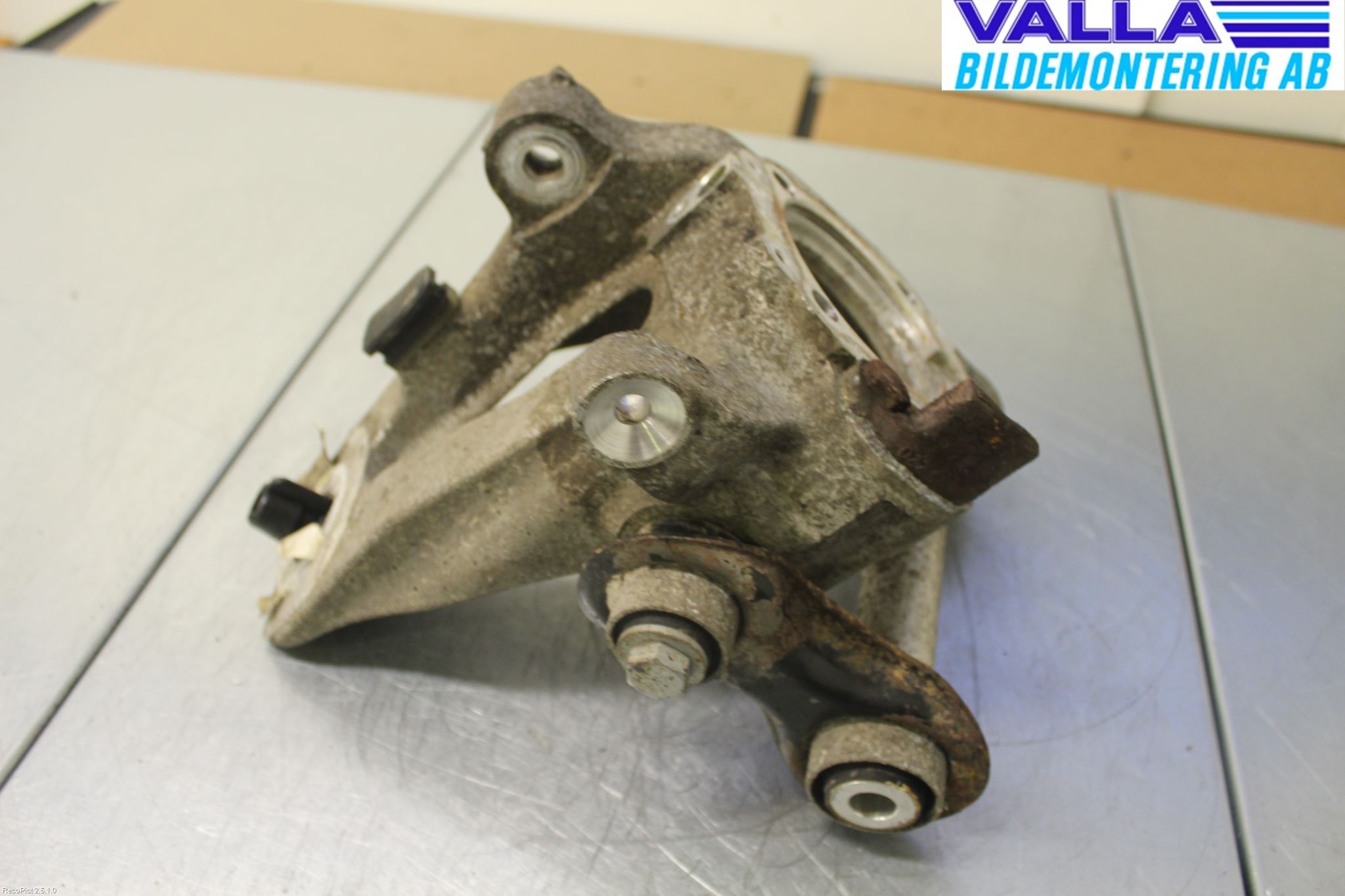 BMW 5 E60/61 Sed/Tou 02-10 Spindel Vb