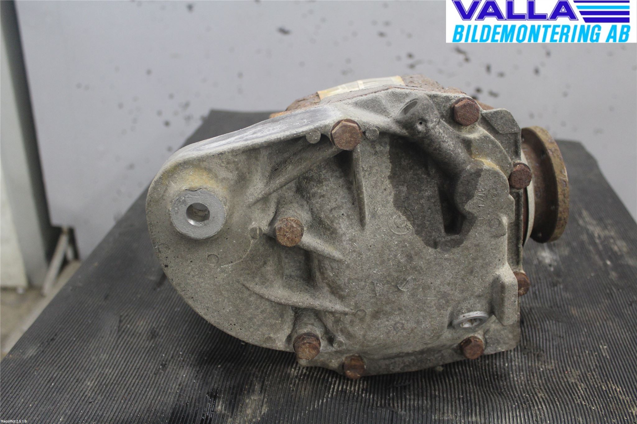 BMW 5 E60/61 Sed/Tou 02-10 Bakaksel Kardang Bak -Diff