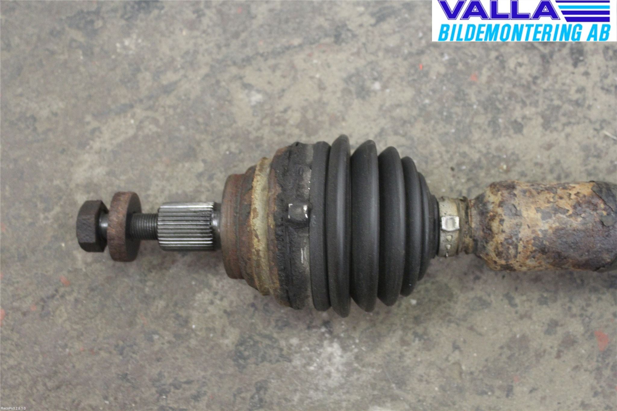 Volkswagen VW PASSAT 05-11 Drivaksel Foran Kompl Høyre