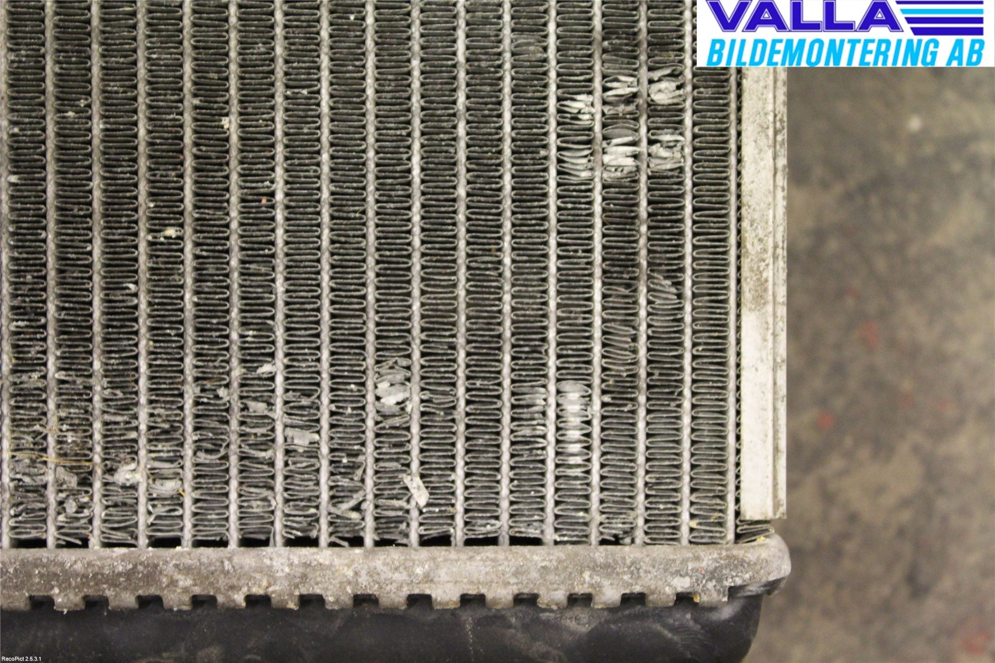 Peugeot 3008 09-16 Radiator Automat