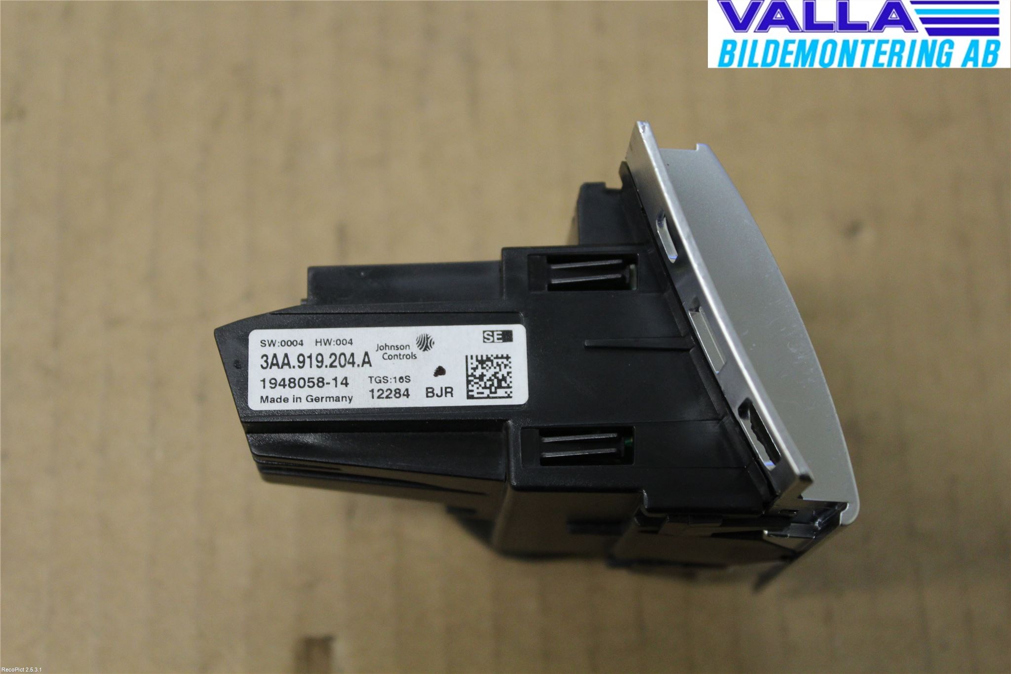 Volkswagen VW PASSAT 11-14 Instr Klokke