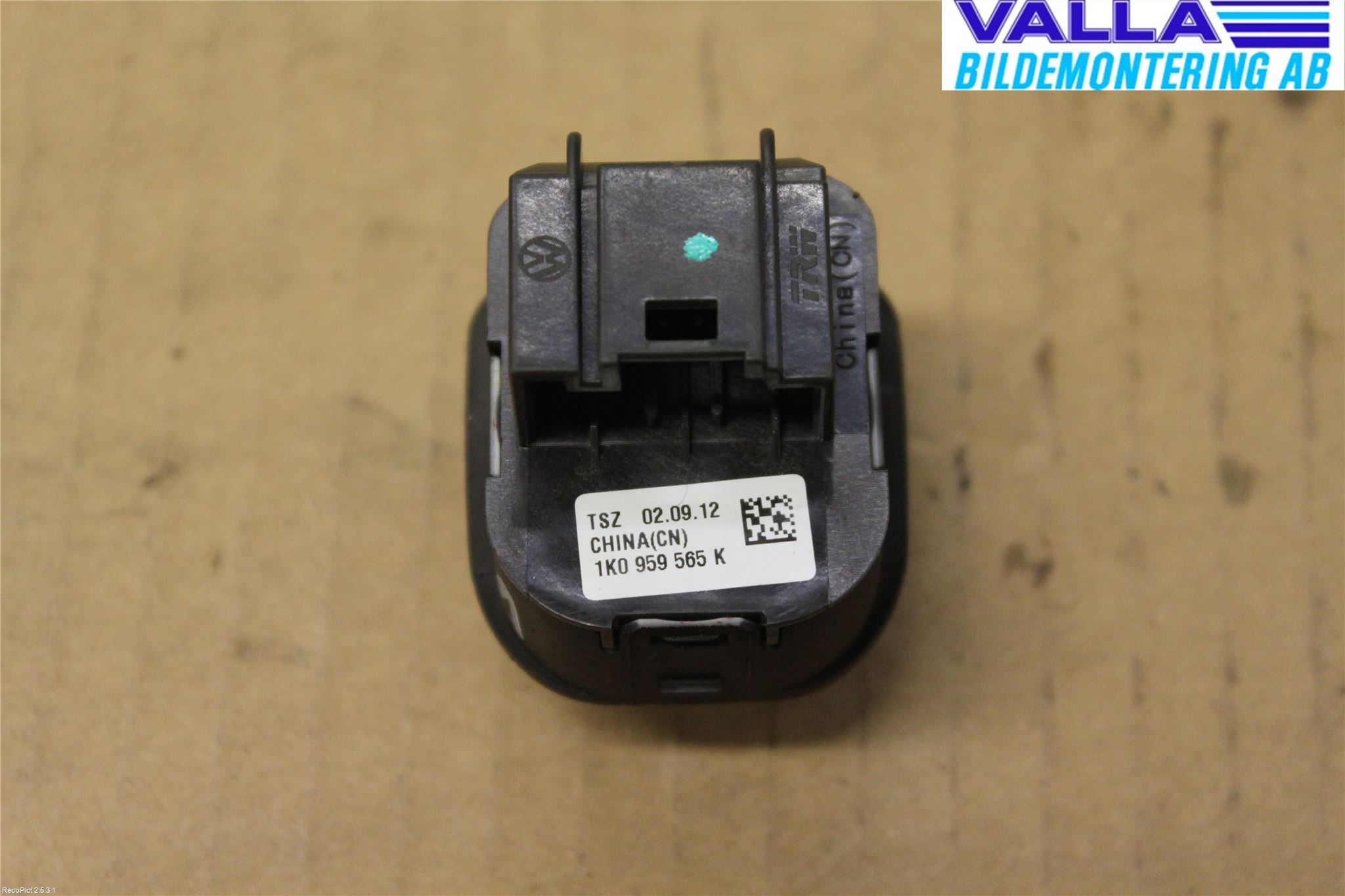 Volkswagen VW PASSAT 11-14 Bryter Speil