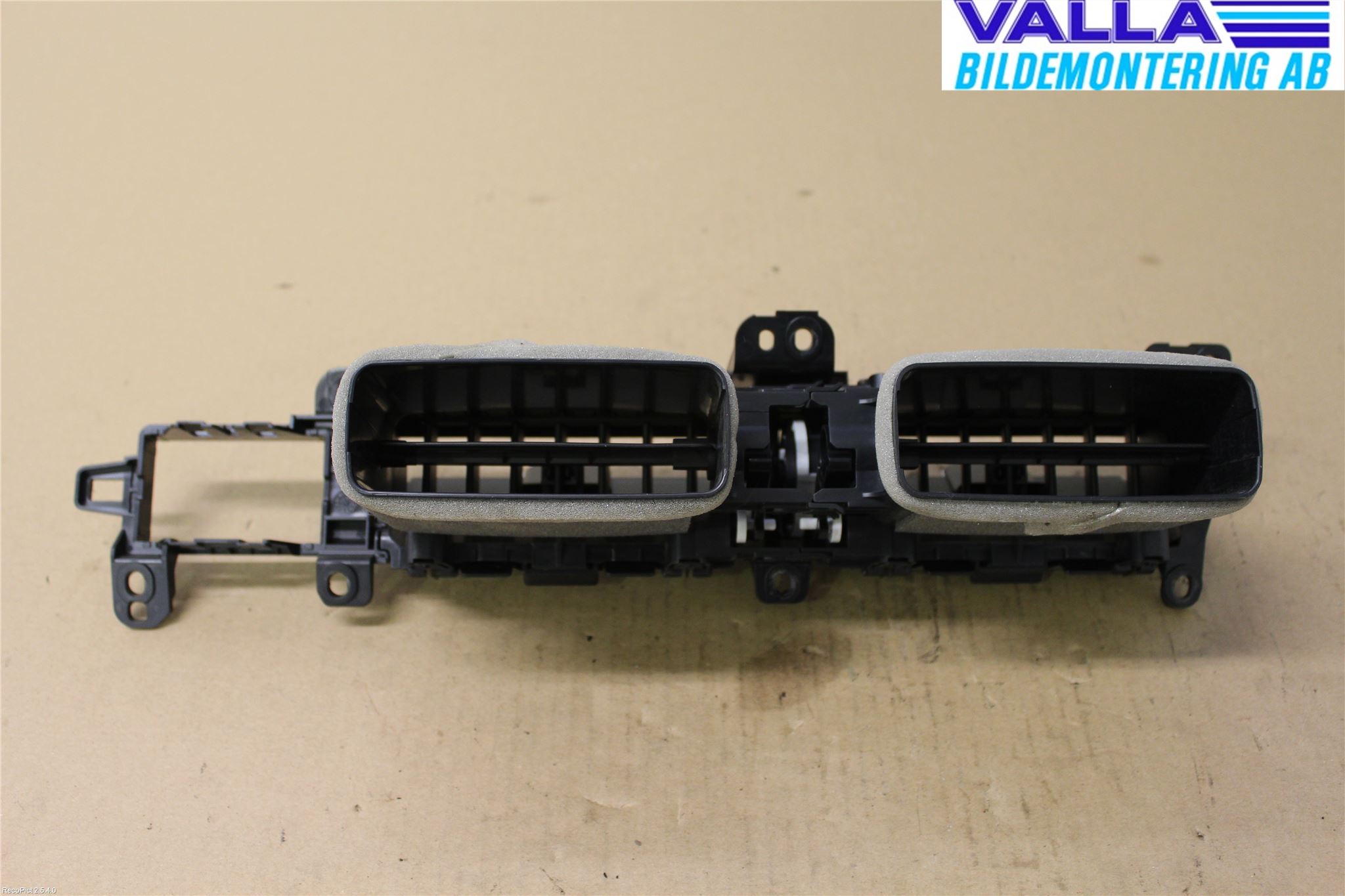 Toyota AURIS 13-19 Dashbord Kanal - Dyse
