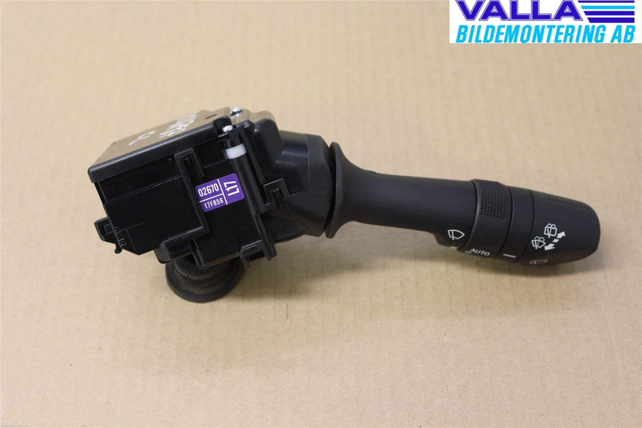 Toyota AURIS 13-19 Bryter Ratt Visker - Spyler