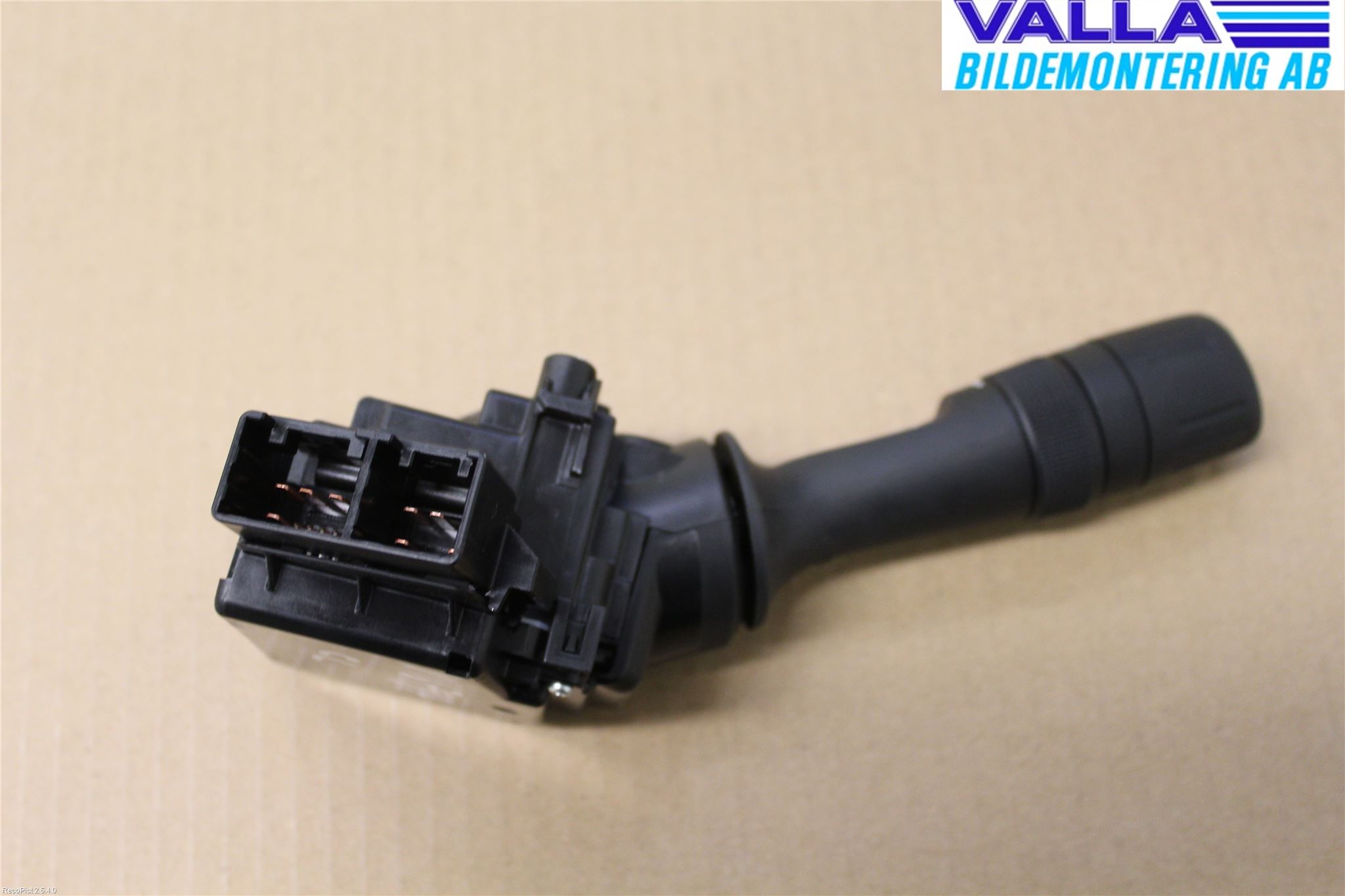 Toyota AURIS 13-19 Bryter Ratt Visker - Spyler