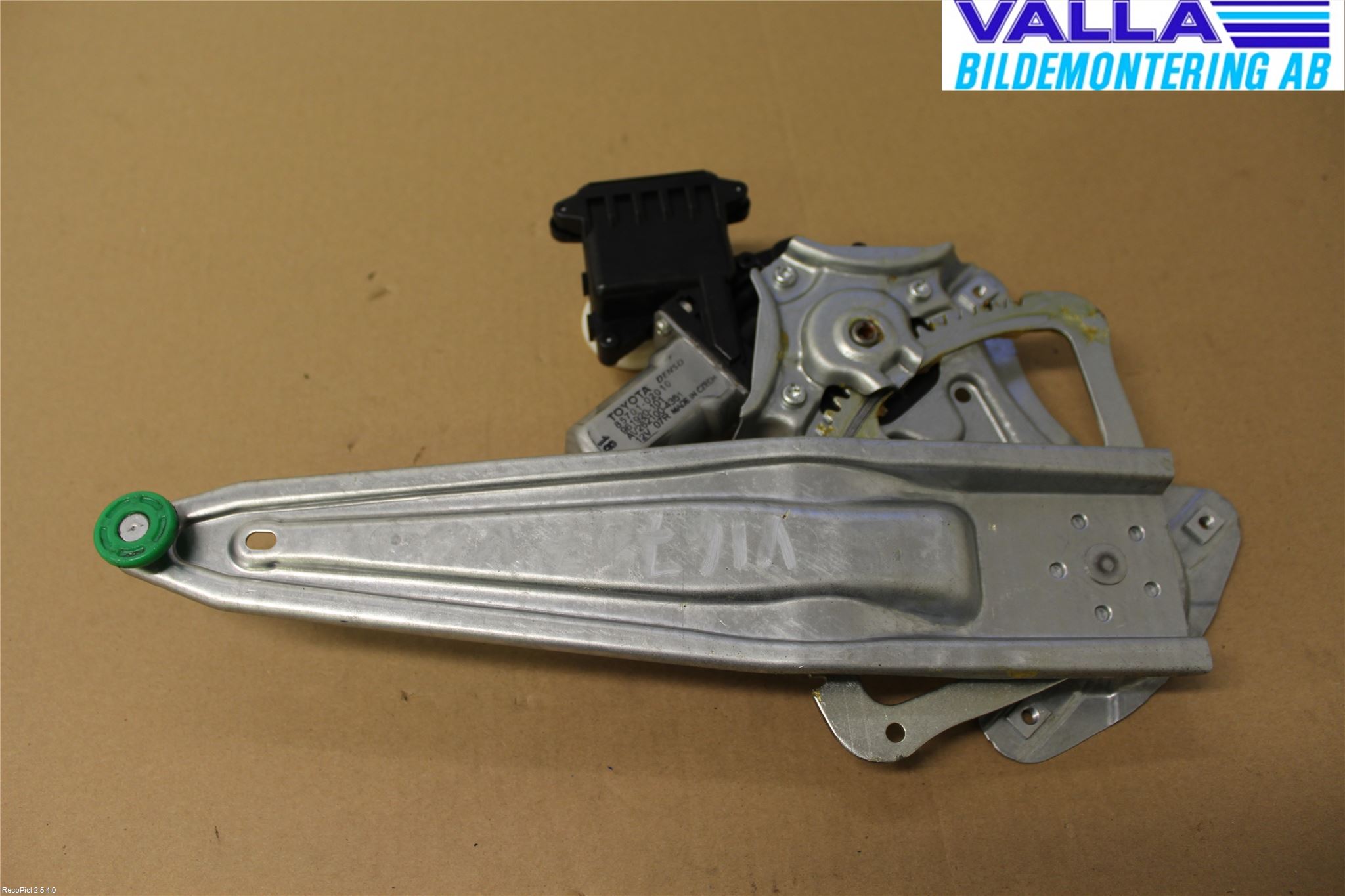 Toyota AURIS 13-19 Vindusheis El Komp