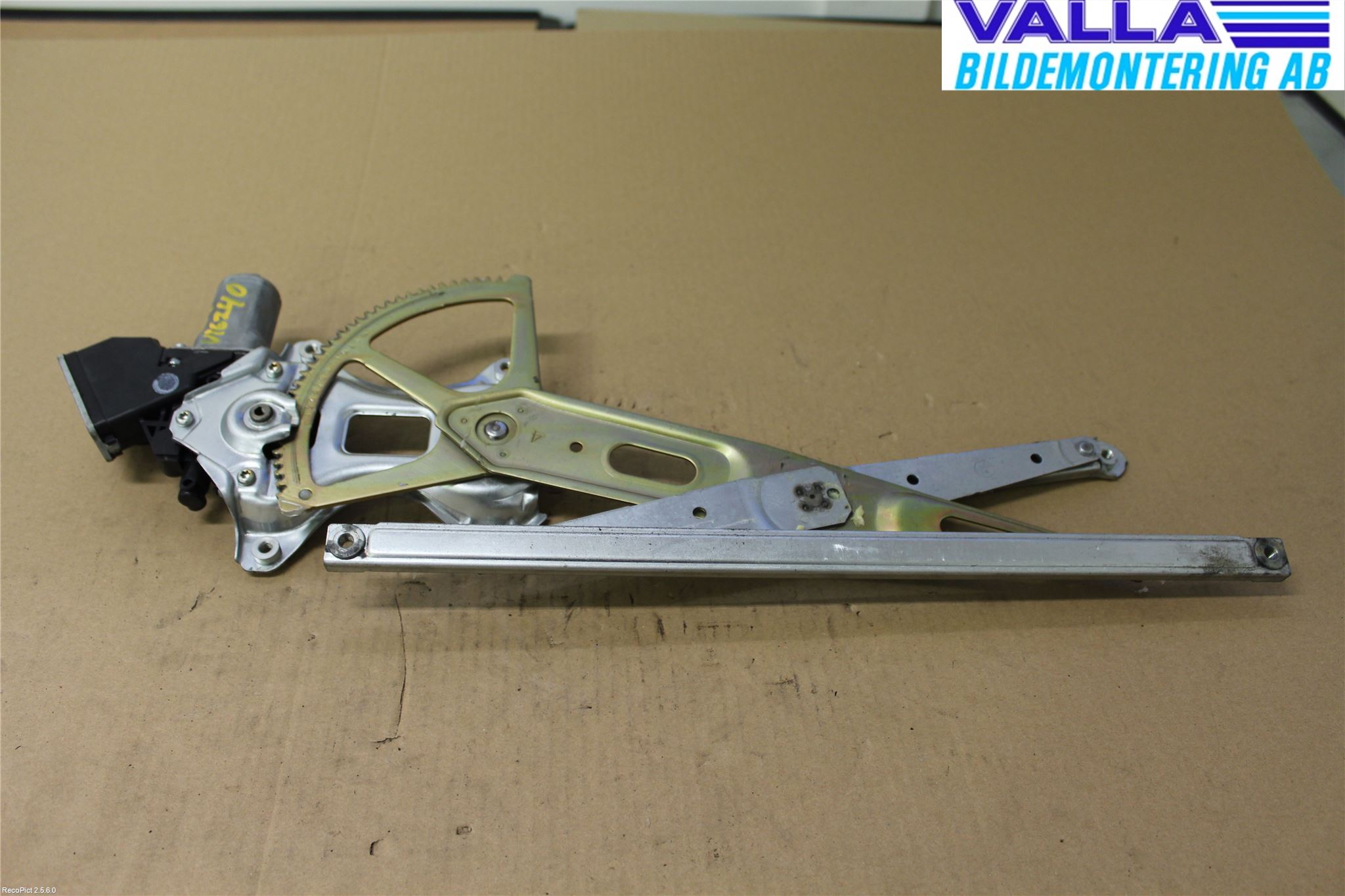 Toyota YARIS XP90 06-11 Vindusheis El Komp
