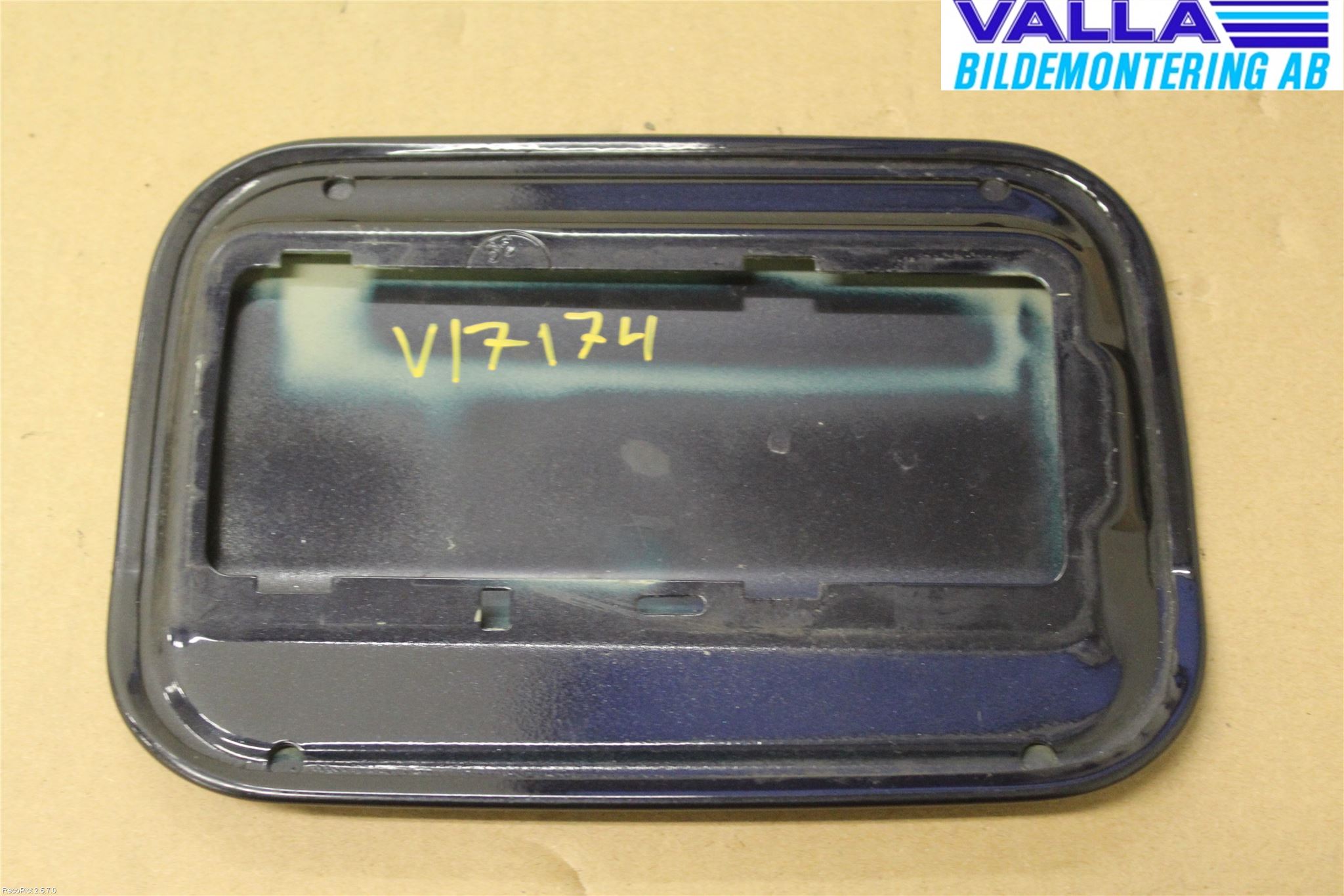 BMW 5 E60/61 Sed/Tou 02-10 Drivstoff Tankluke