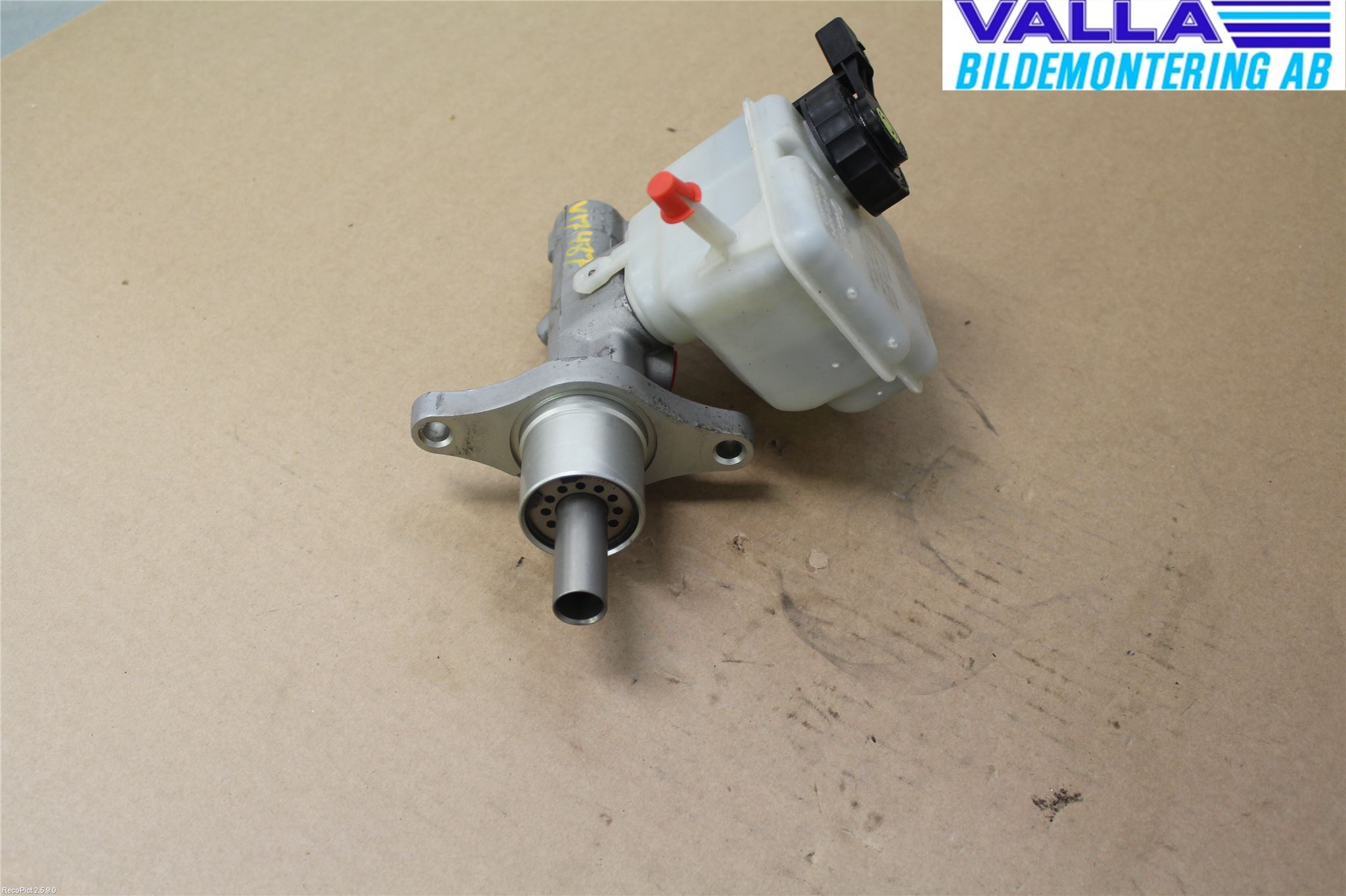 Volkswagen VW CADDY      04-10 Brems Hovedsylinder