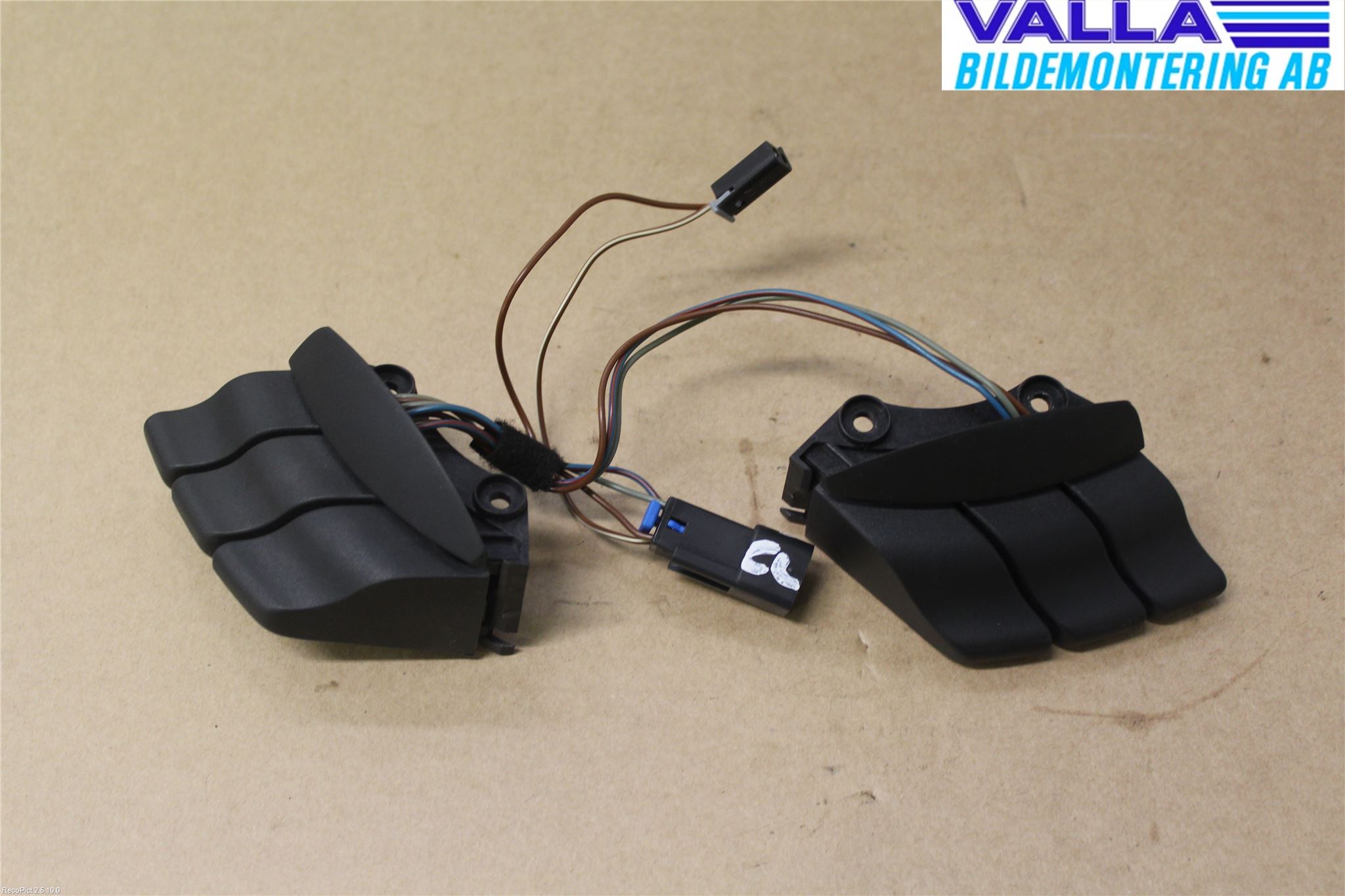 Opel MERIVA A   03-10 Bryter Ratt Radio-Stereo