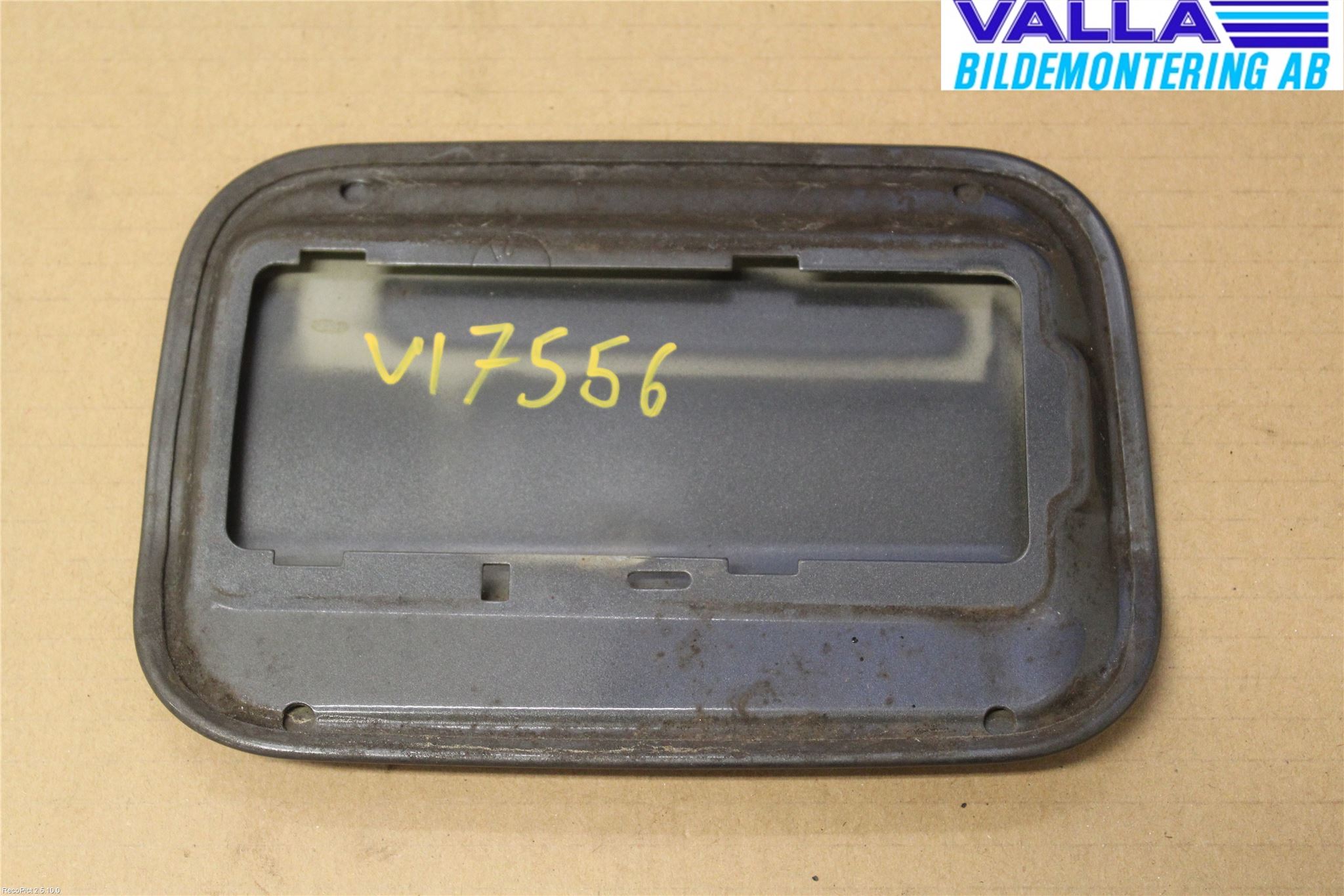 BMW 5 E60/61 Sed/Tou 02-10 Drivstoff Tankluke
