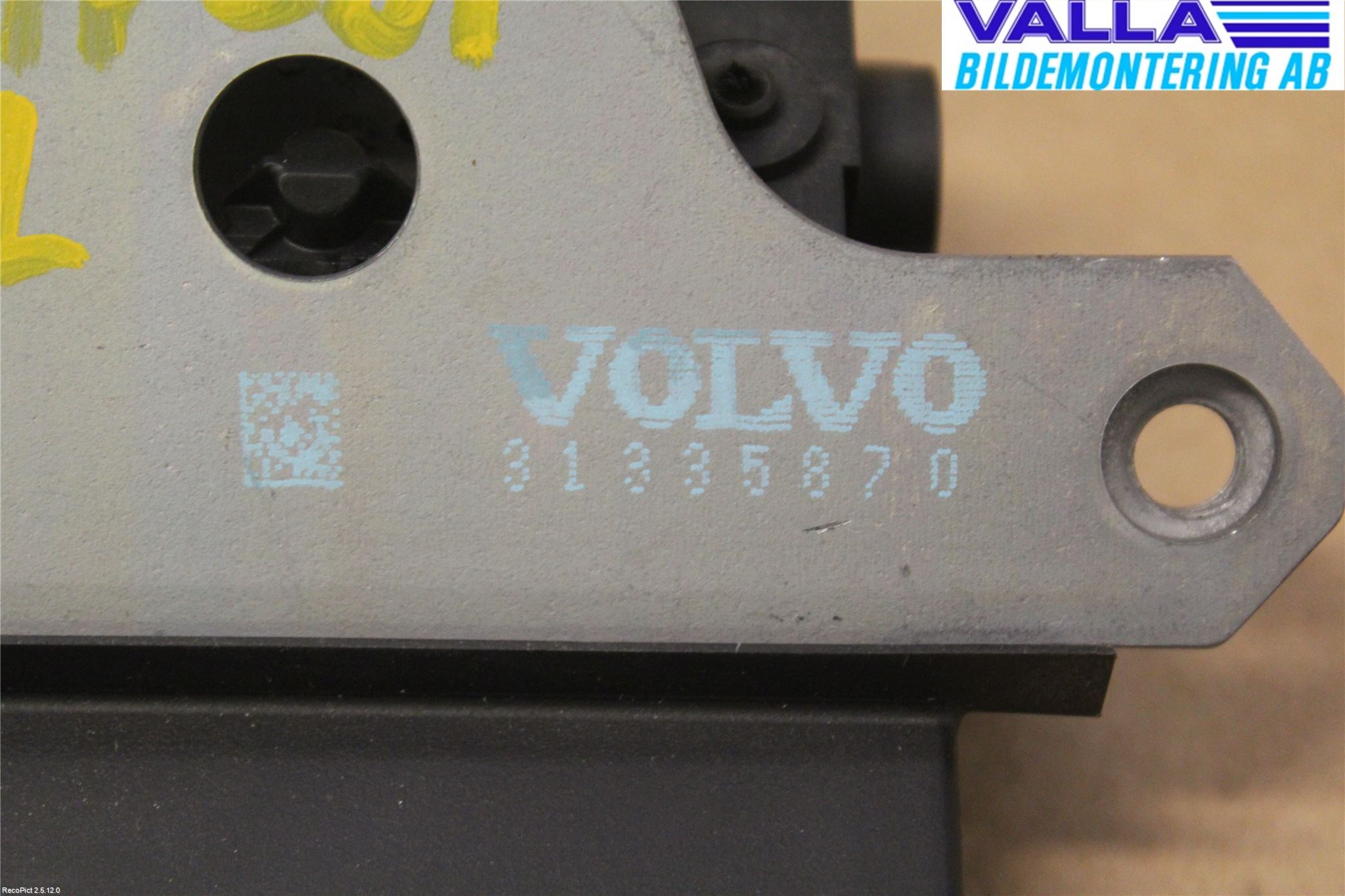 Volvo V40 12-19 Bakluke-Lokk Låsekasse