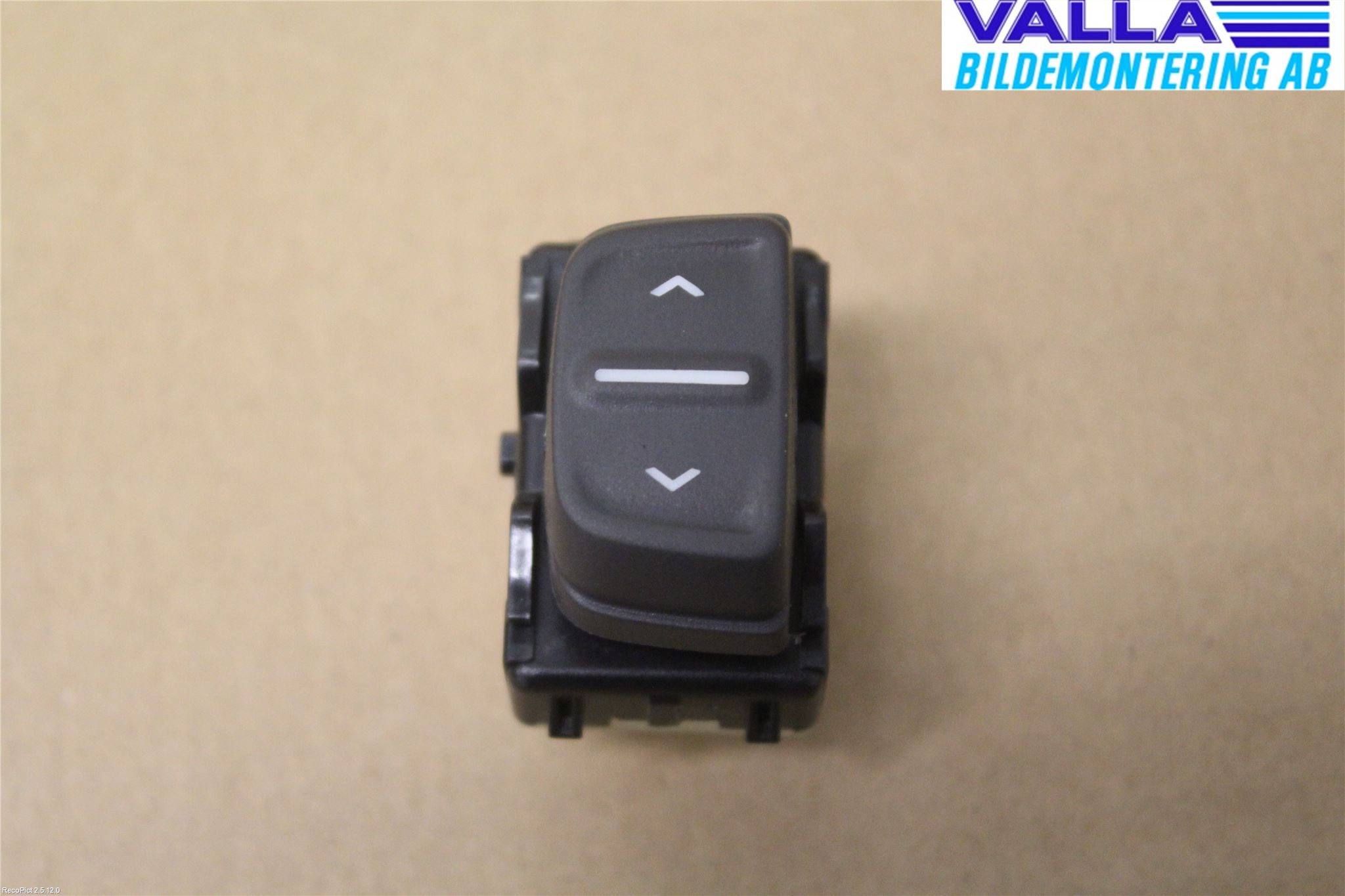 Dacia SANDERO/STEPWAY 13-20 Bryter Vindusheis