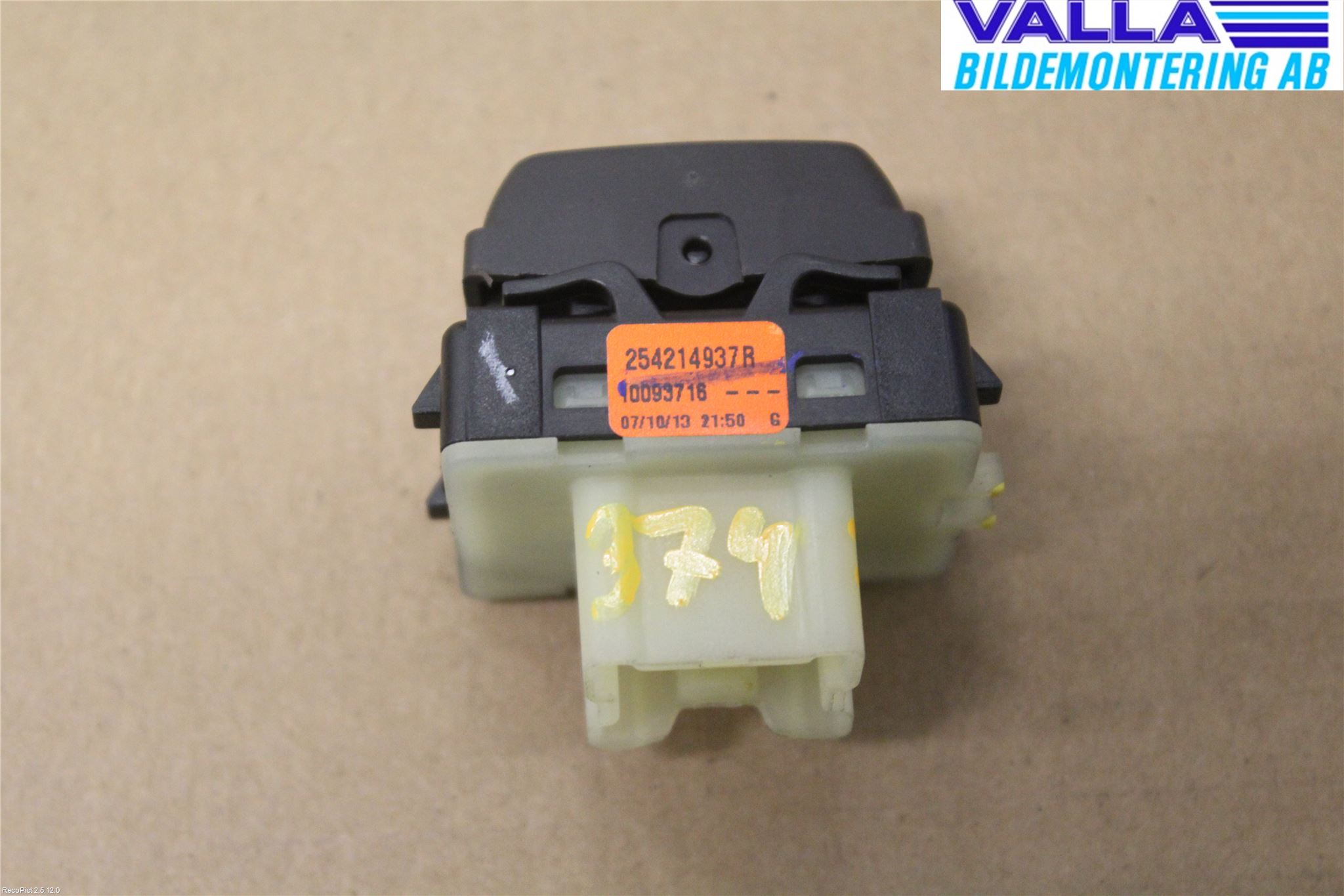 Dacia SANDERO/STEPWAY 13-20 Bryter Vindusheis