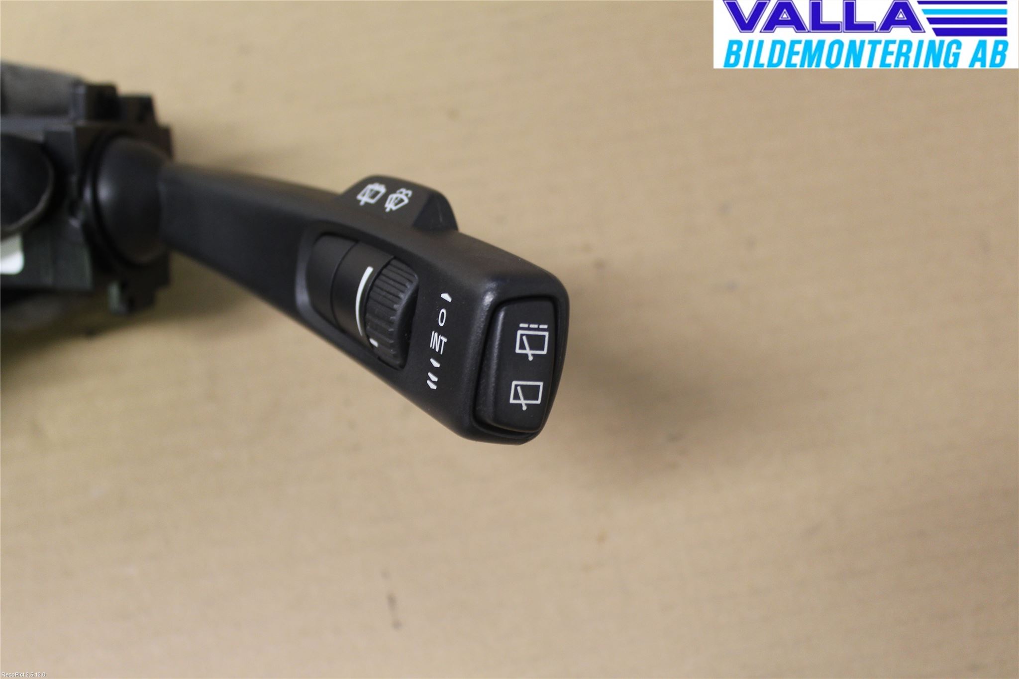 Volvo V70 08-13 Bryter Ratt Visker - Spyler