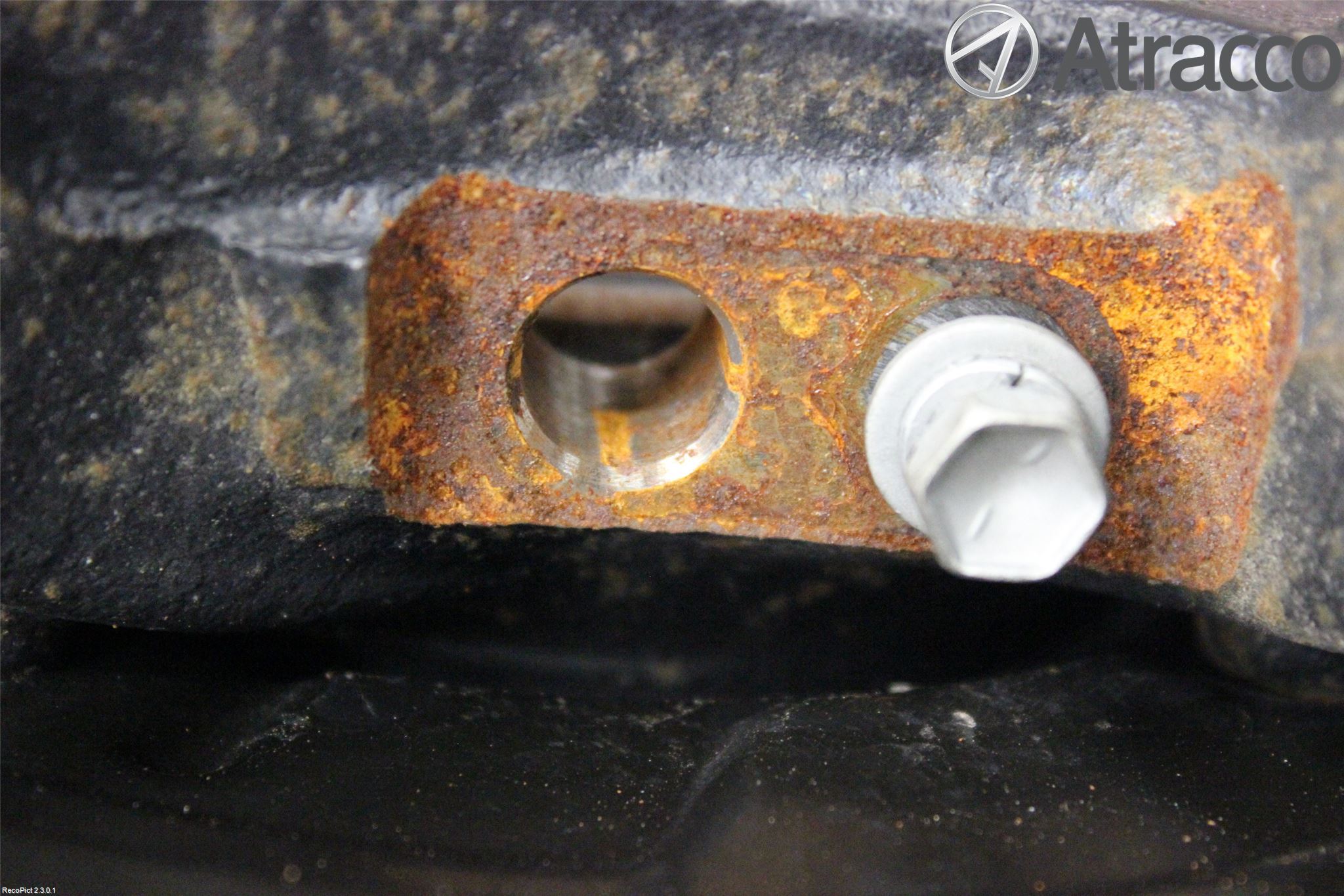 Toyota YARIS XP90 06-11 Spindel Vf