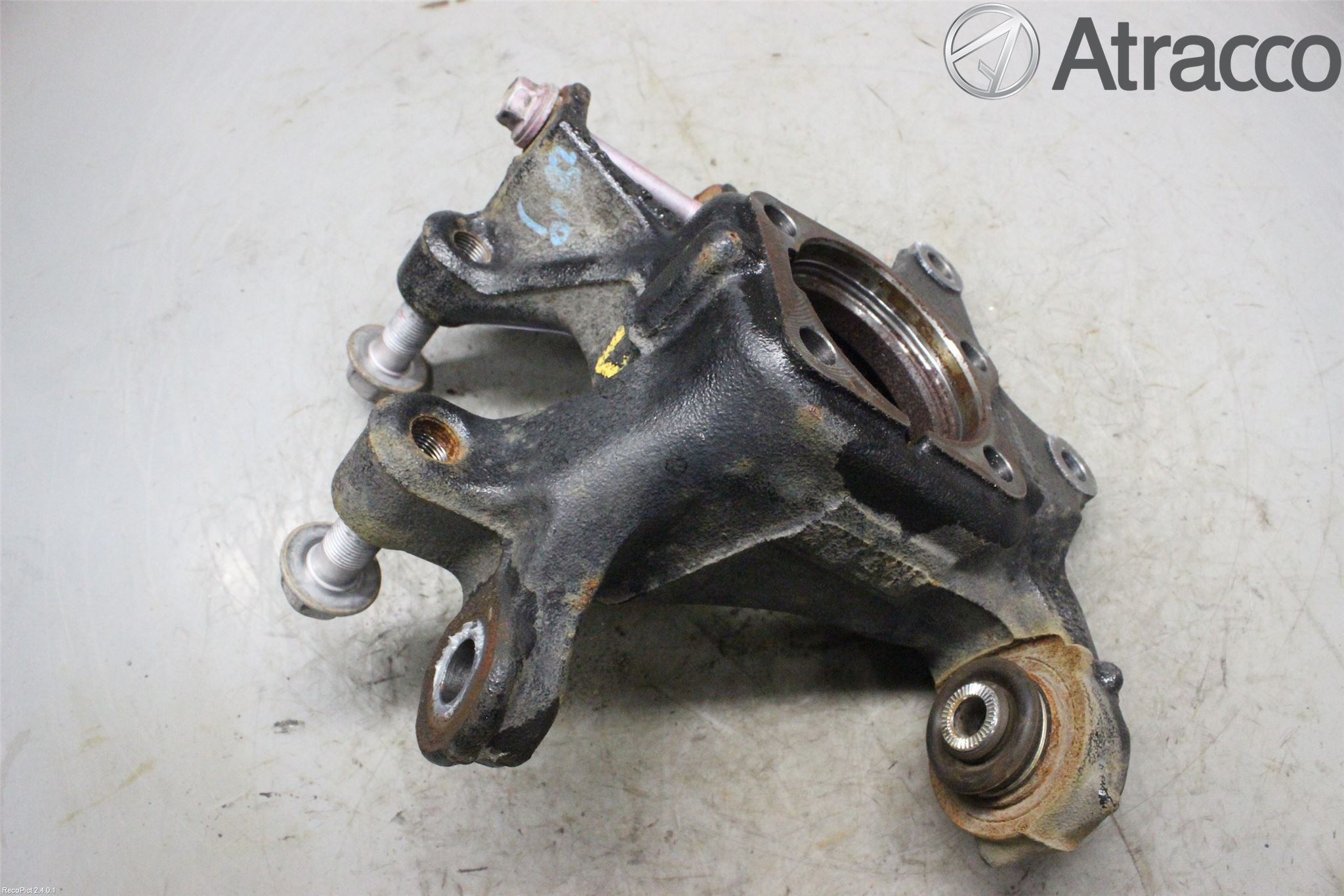Toyota AVENSIS 09-15 Spindel Vb