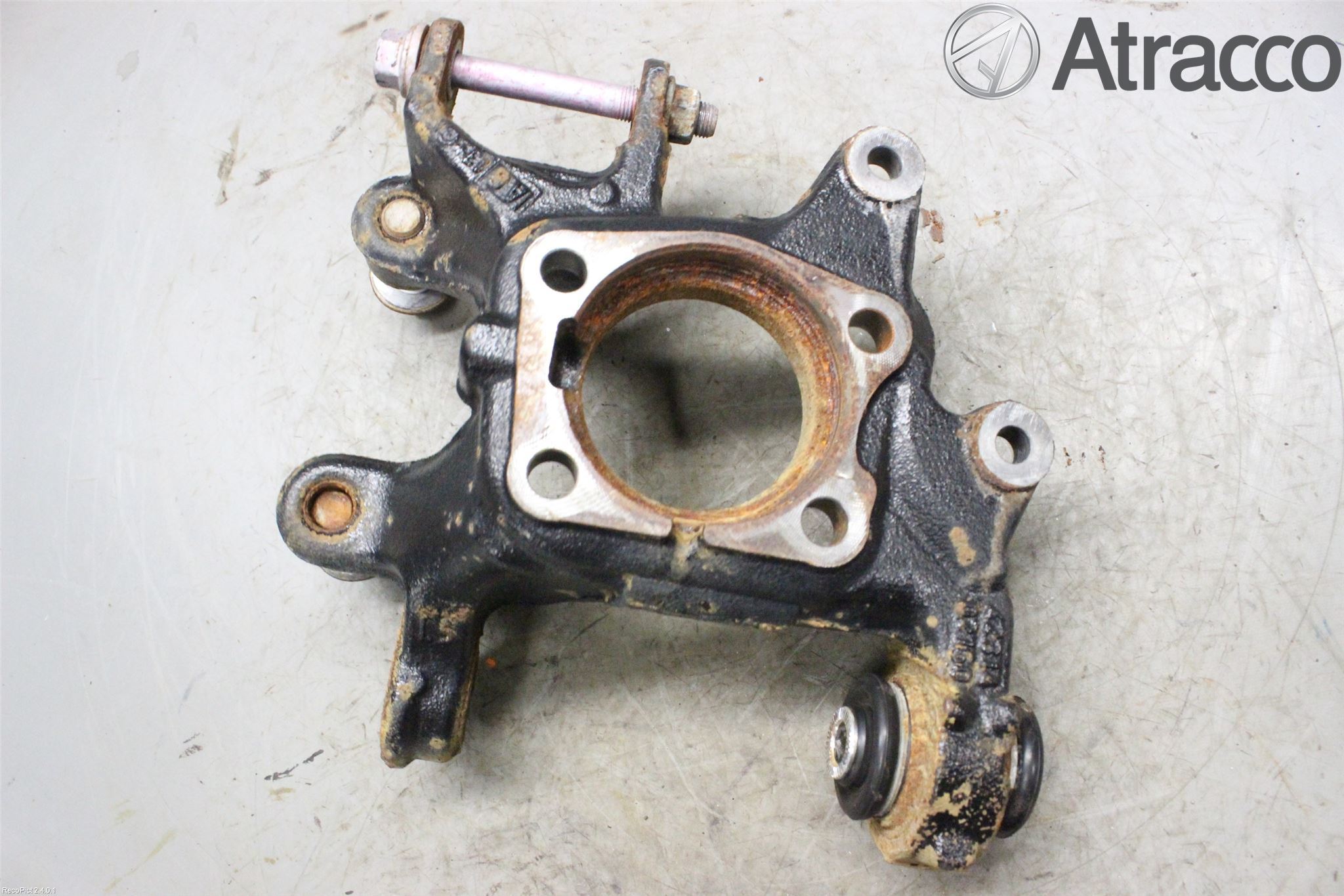 Toyota AURIS 13-19 Spindel Vb