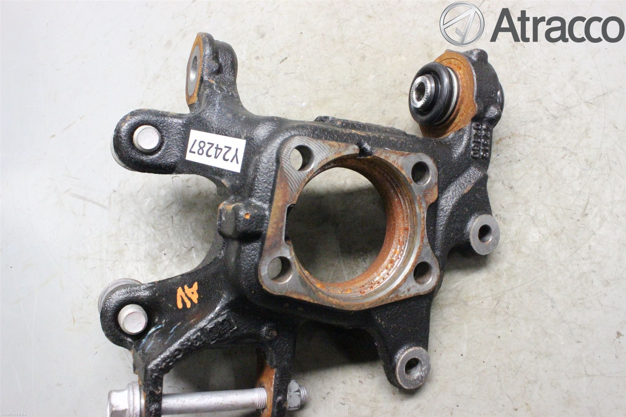 Toyota AURIS 13-19 Spindel Hb