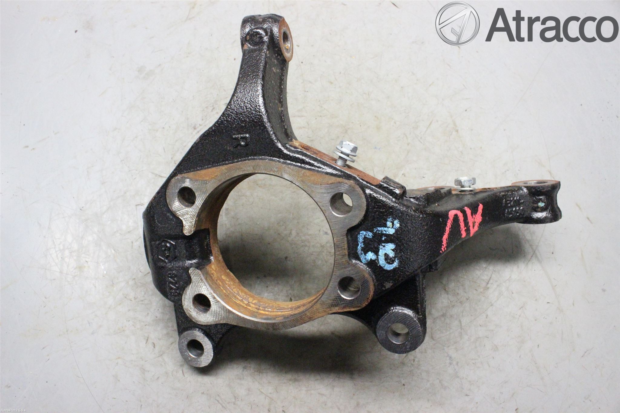 Toyota AURIS 13-19 Spindel Hf