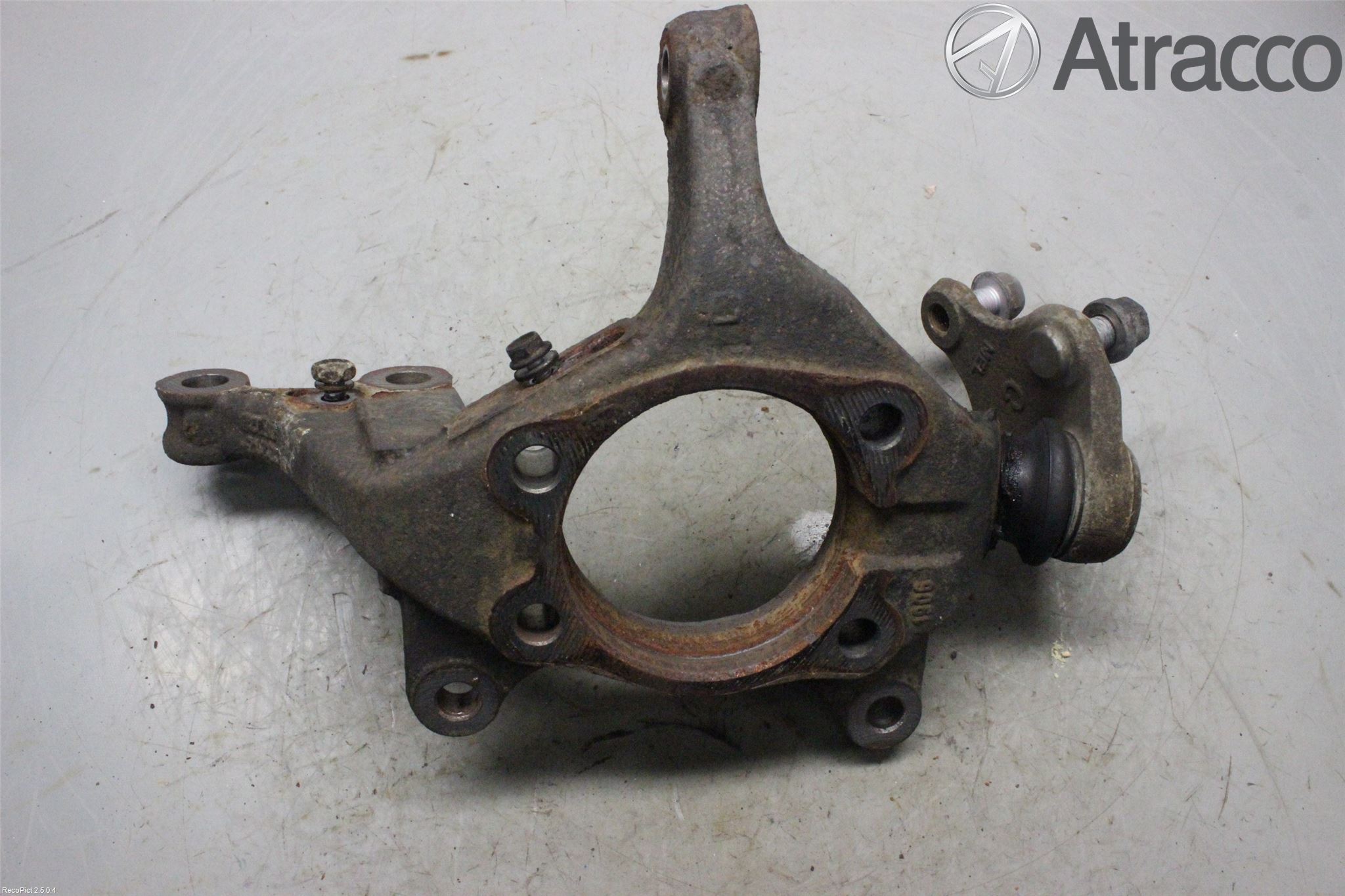 Toyota VERSO 09-18 Spindel Vf