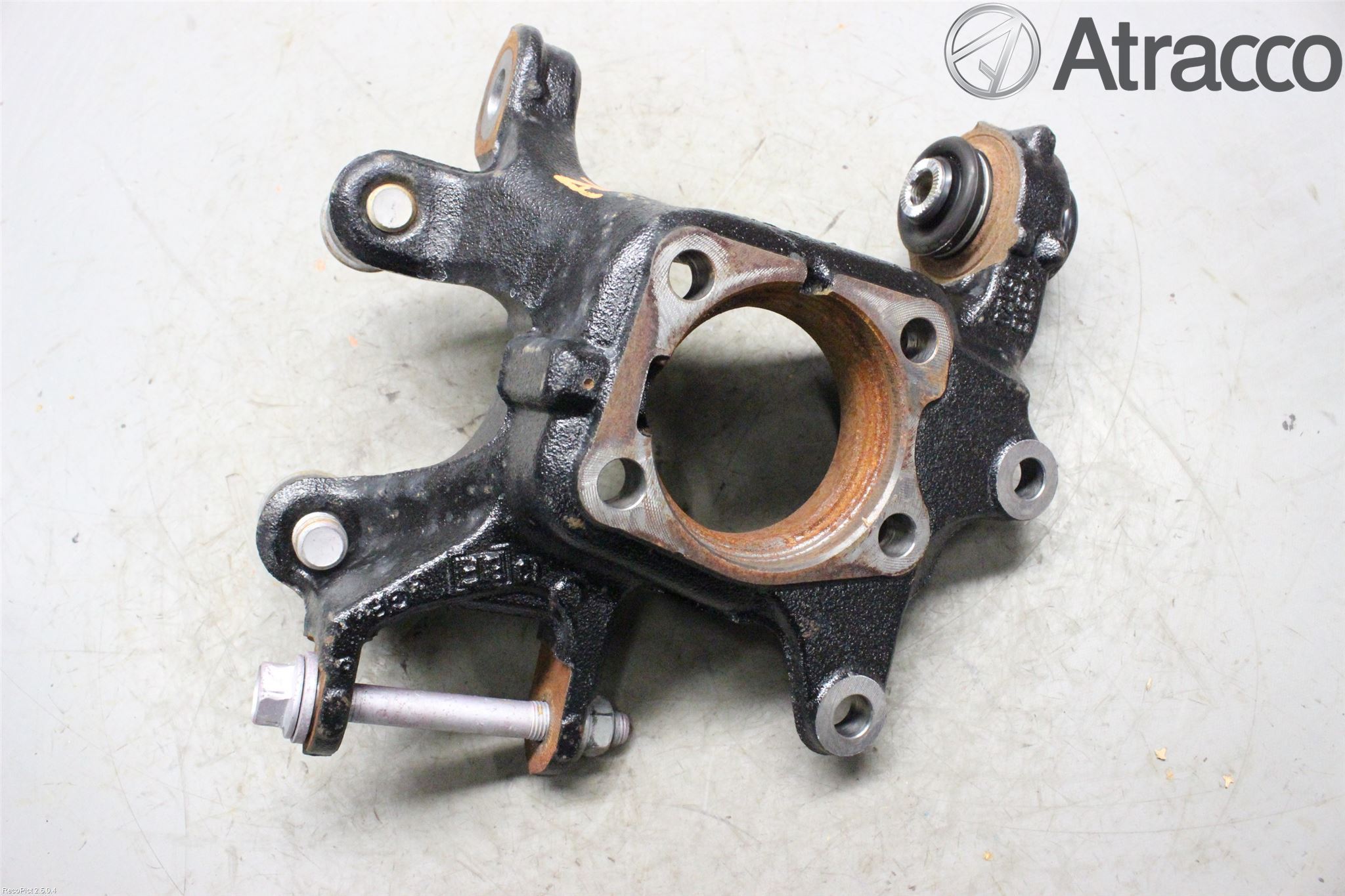 Toyota AVENSIS 09-15 Spindel Hb