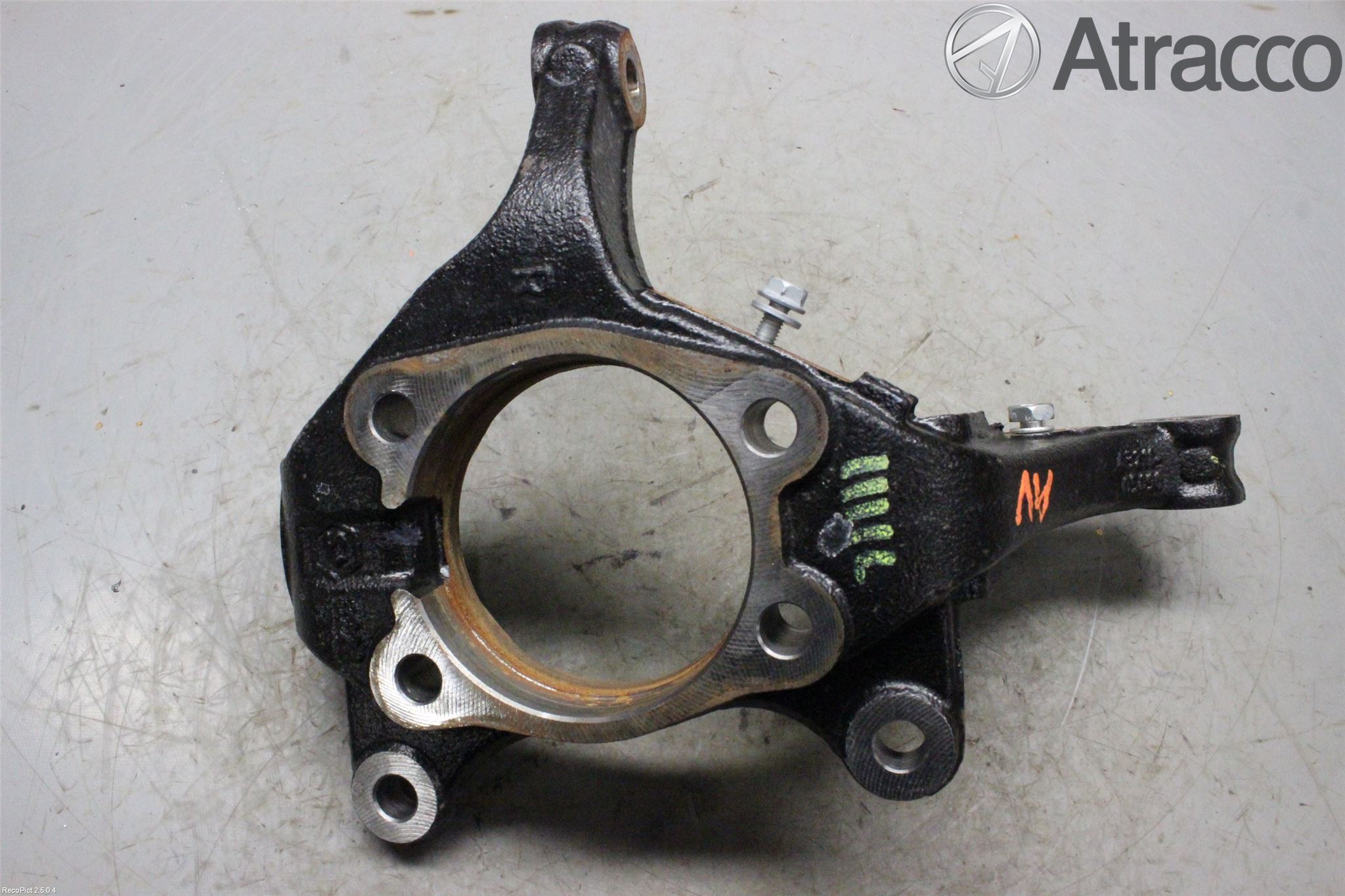 Toyota AVENSIS 09-15 Spindel Hf