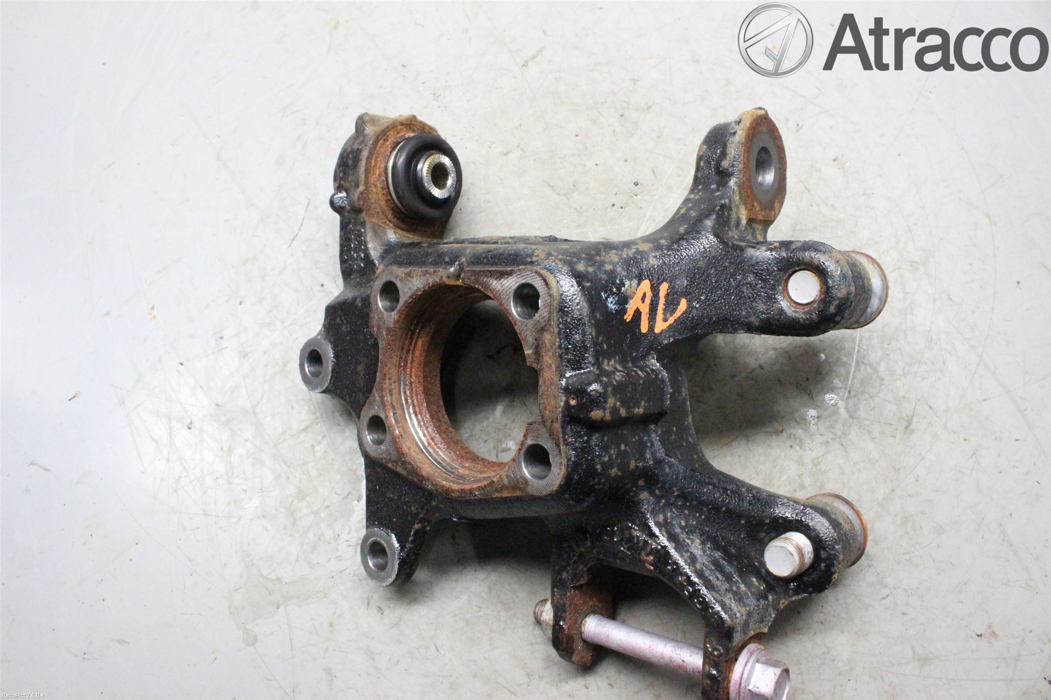 Toyota AVENSIS 09-15 Spindel Vb