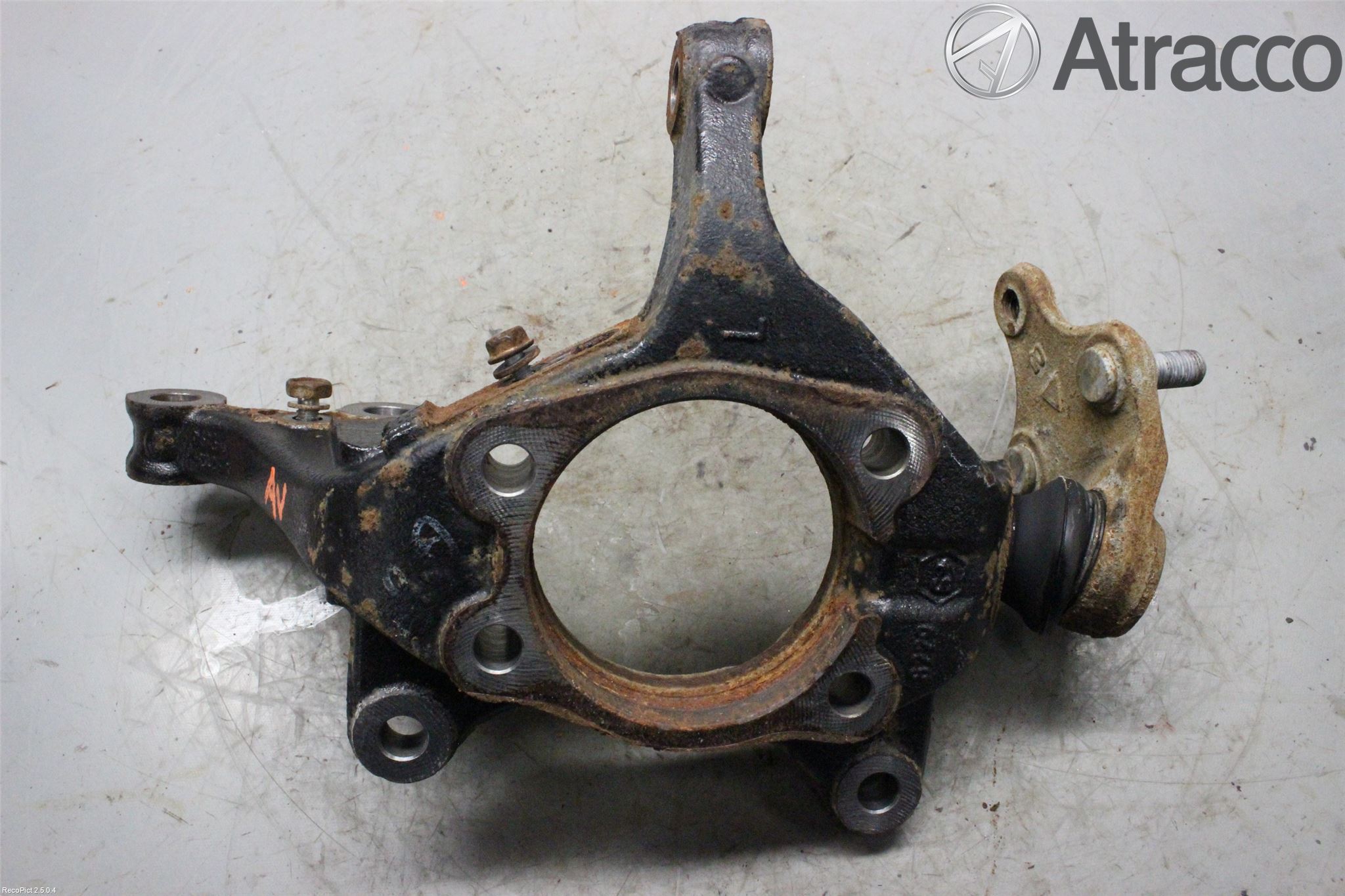 Toyota AVENSIS 09-15 Spindel Vf