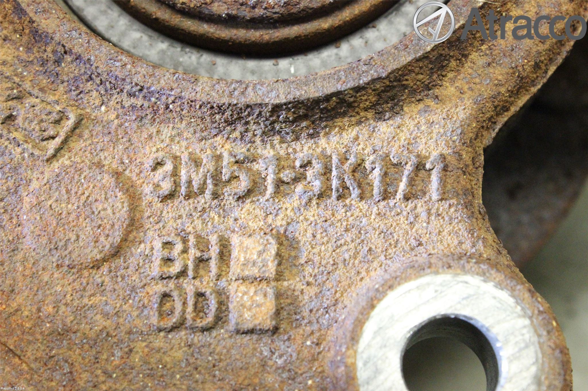 Ford FOCUS 08-11 Spindel Vf