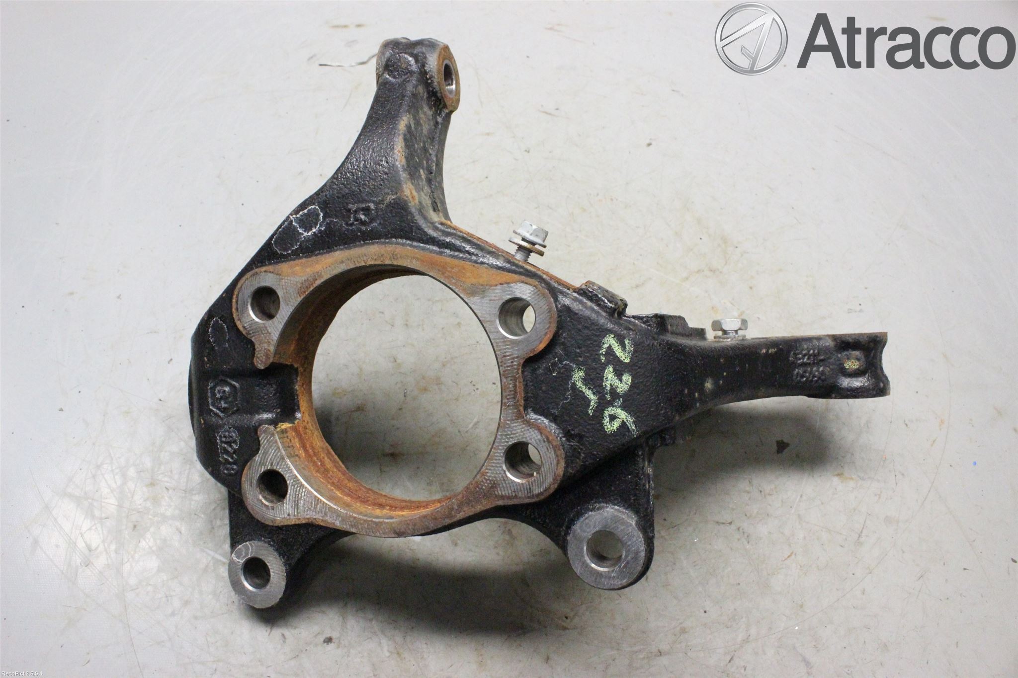 Toyota AURIS 13-19 Spindel Hf