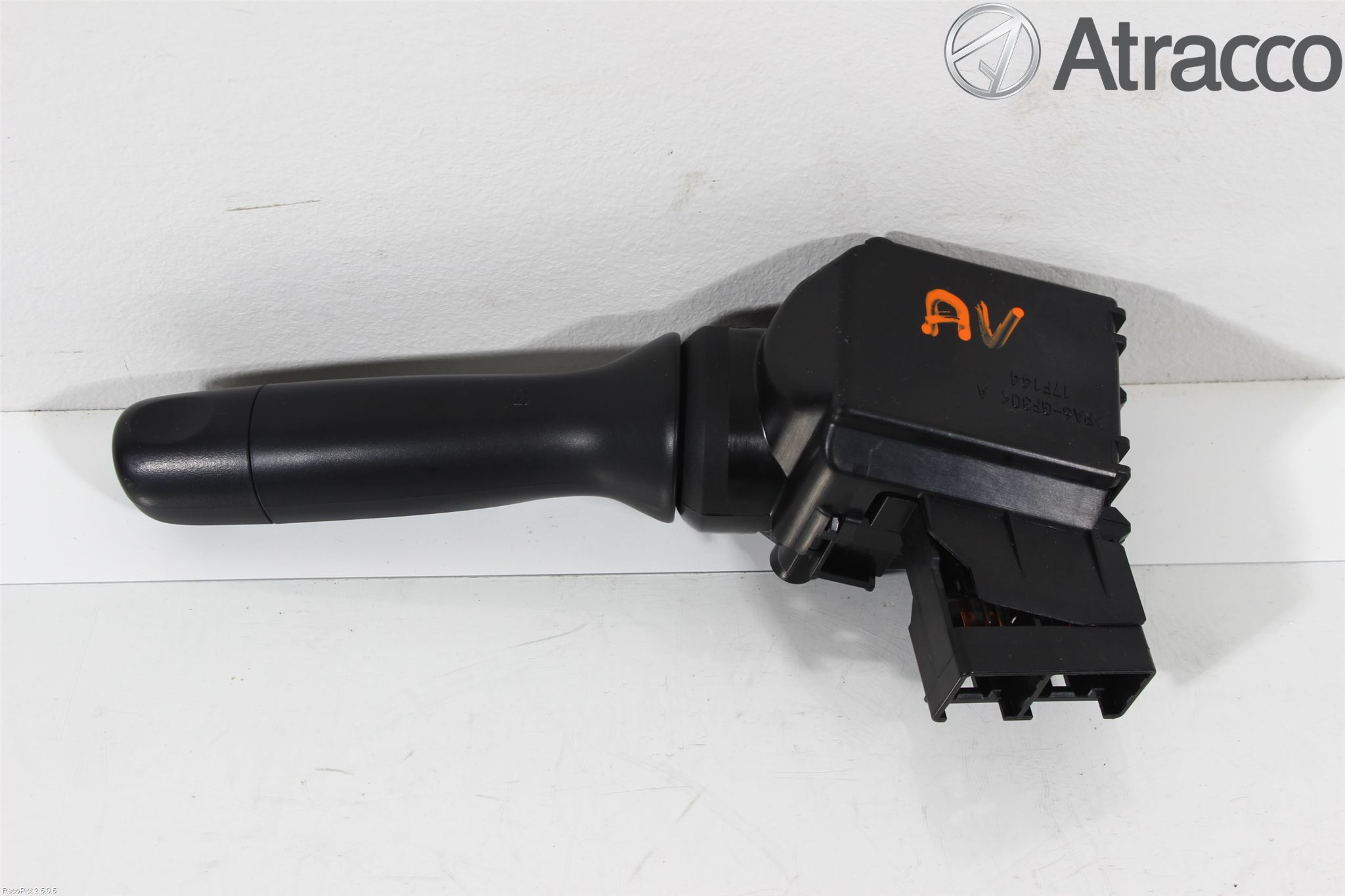 Toyota YARIS XP130 12-14 Bryter Ratt Visker - Spyler