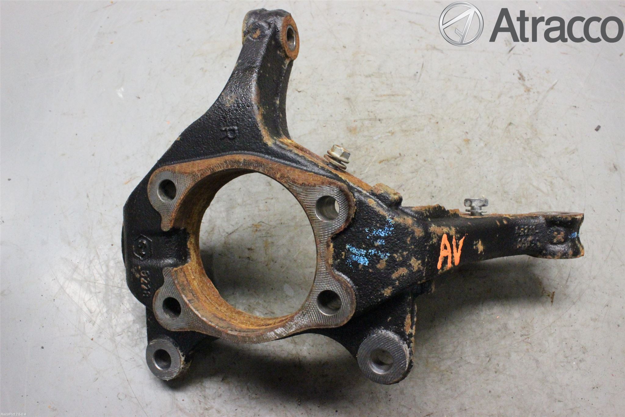 Toyota AURIS 13-19 Spindel Hf