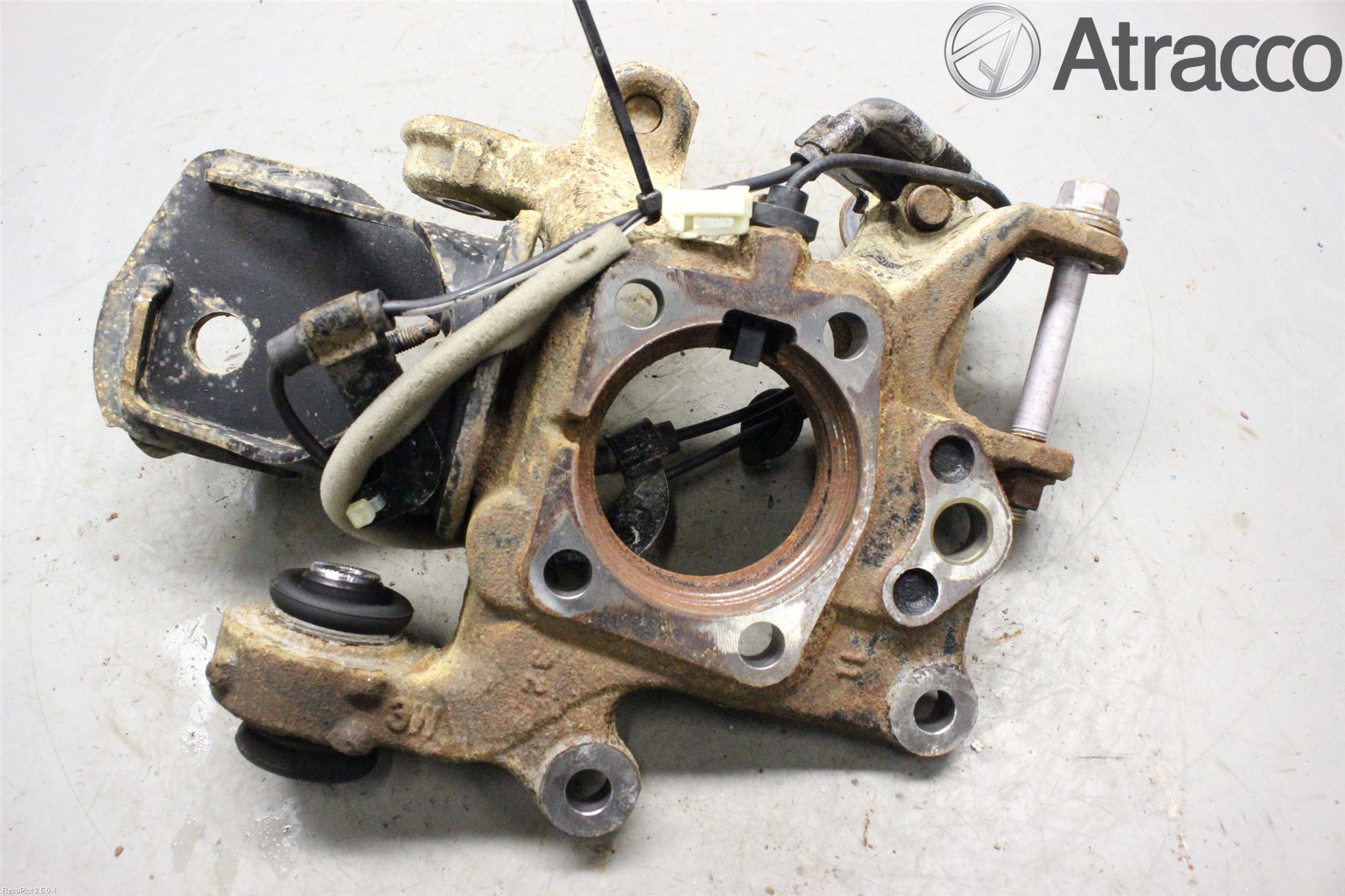 Toyota RAV 4 06-12 Spindel Vb