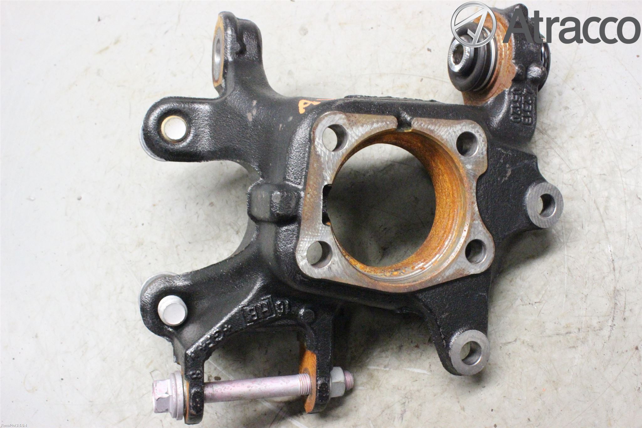 Toyota AVENSIS 09-15 Spindel Hb