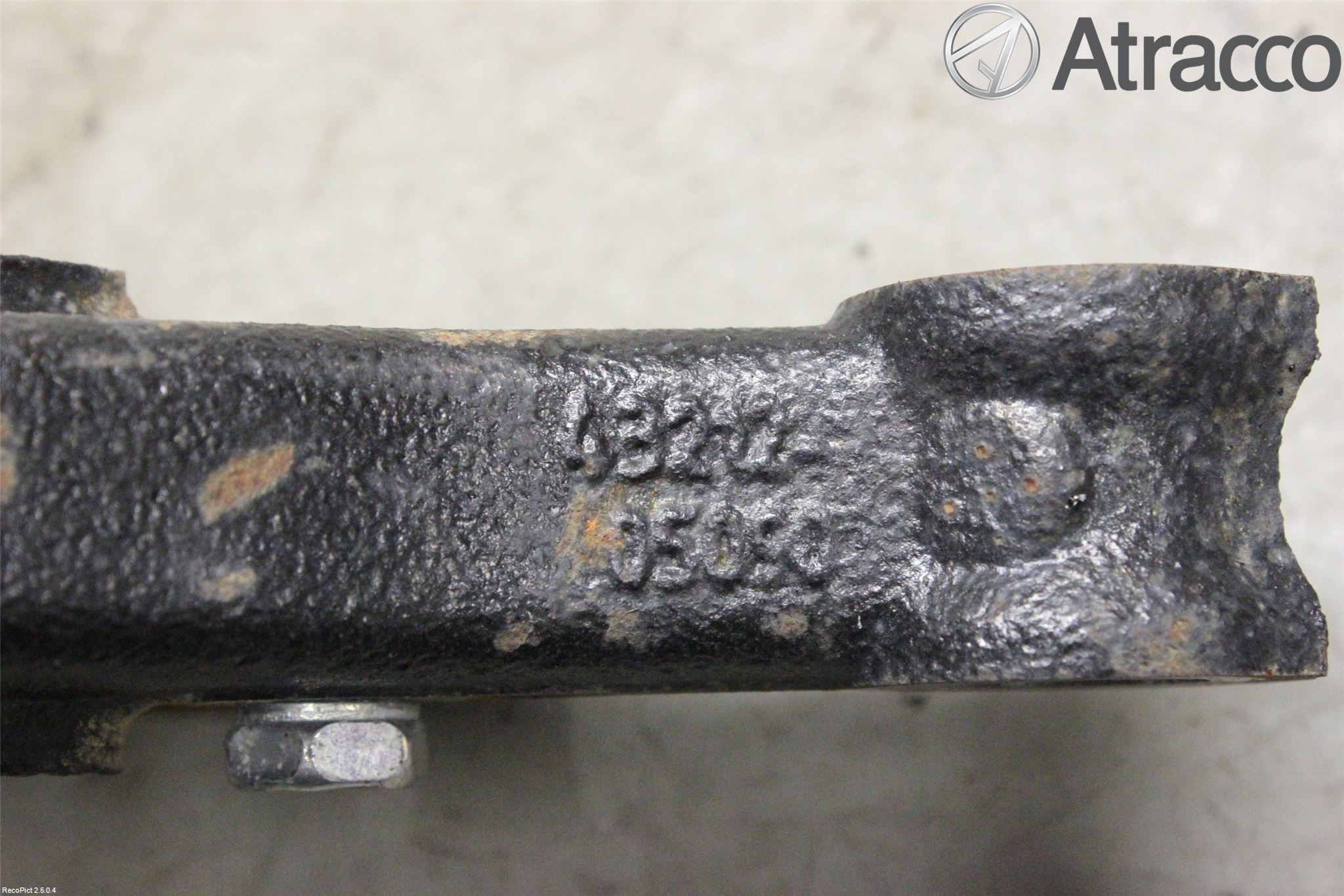 Toyota AURIS 13-19 Spindel Vf
