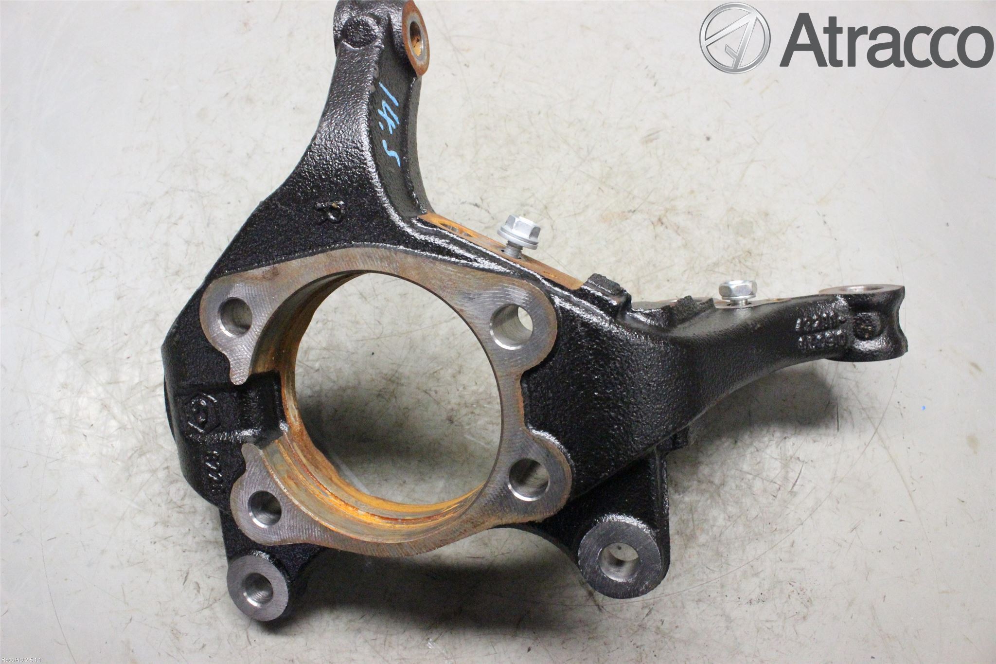 Toyota AVENSIS 09-15 Spindel Hf